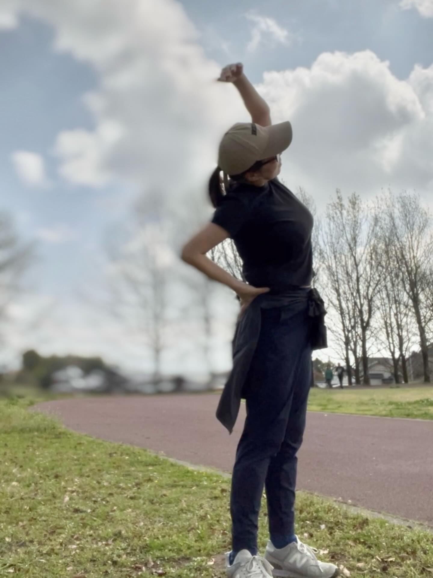 おはようございます
当たり前のように迎える朝も
こうして歩ける身体も
澄んだ空を見上げられる心も
どれも本当は
特別な“今”の連続
人生はいろいろあるけれど
それでも今日
元気でいられることが
何よりのしあわせ
大きな幸せじゃなくていい
ちゃんと感じられる心があれば
毎日は
ちゃんと輝いてる
自分を大切にすること
自分を愛おしいと思えること
小さな幸せを幸せ♡と感じたり
ありがとうを素直に言える
こころを持つこと
そう思える全てのことを
感じた時こそ
本当の幸せなんだろうね
#今の自分
#等身大
さ!今日は大好きな方々とお出かけです
楽しみ過ぎる!
#腸活
#人生変われる