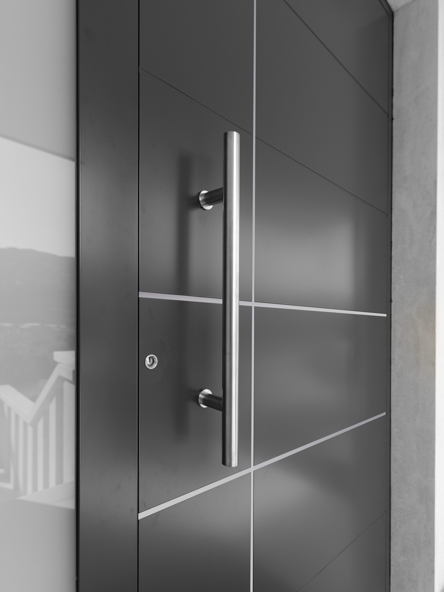 Sleek design meets next-level security 🚪✨
Our aluminum doors aren’t just about the modern look…they’re built to protect what matters most.
Stronger, more secure, and fully customizable to match your style this is where design meets peace of mind.
With break-ins on the rise, investing in a secure entryway is more important than ever.
#AluminumDoors #HomeSecurity #ModernDesign #CustomHomes #HomeUpgrade