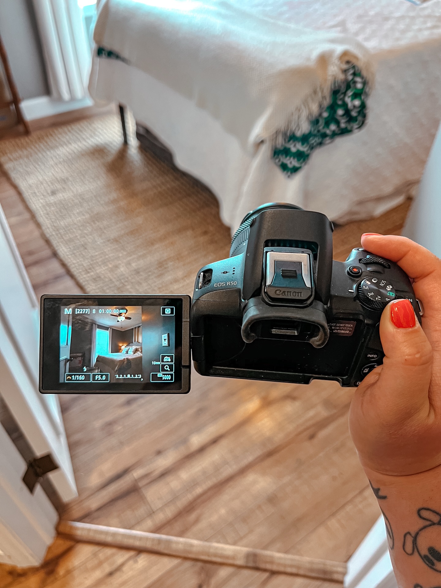 Visuals that sellโthis is where they start.
Behind the scenes of how I capture spaces, brands, and businesses with intentionโnot just content to fill a feed.
Whether itโs a listing, a rental, a shop, or a serviceโ
the goal is the same:
make people stop, trust it, and take action.
Because when itโs done right,
youโre not just showing what you offerโ
youโre making people want it.
This is the standard I bring to every business I work with.
#BrandStrategy #BrandPhotography #RealEstateMarketing #CreativePartner #DesignMatters