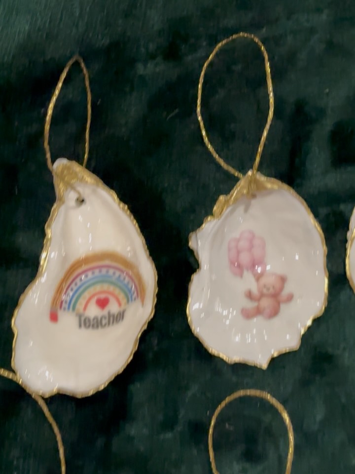 Dropped off a beautiful oyster shell ornament order at Boston Microneedling Boutique in Reading today.
Just like the thoughtfully curated clothing, accessories, and gifts throughout the boutique, much care went into selecting each image for these pieces—and it truly shows.
If you haven’t had a chance to visit yet, it’s absolutely worth the stop. 28 Gould Street, Reading.