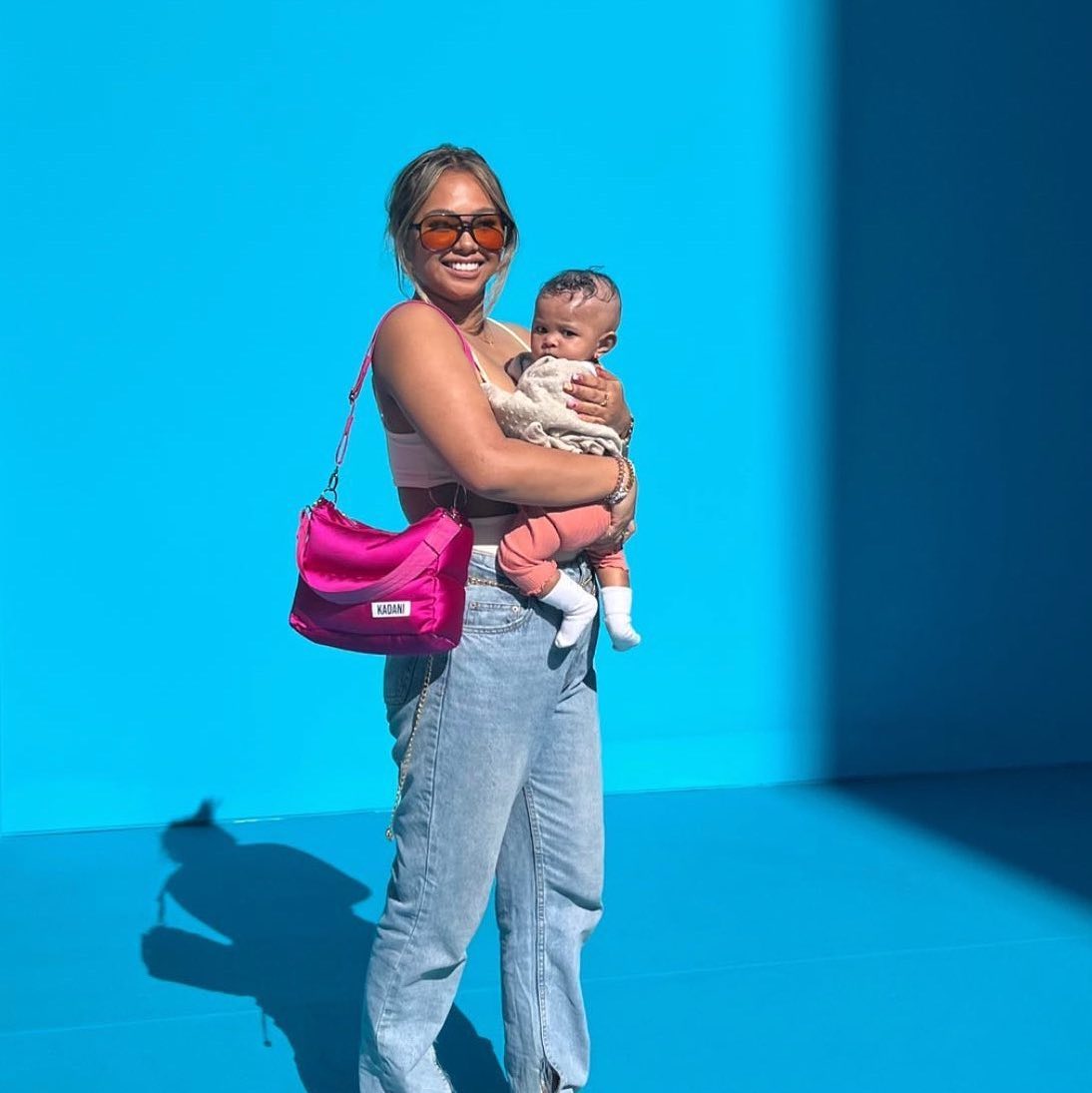 She's with SASHA making a statement!💜
SASHA | Available at www.kadani.co.uk
#kadanibag, #kadaniSTUDIO
#bag