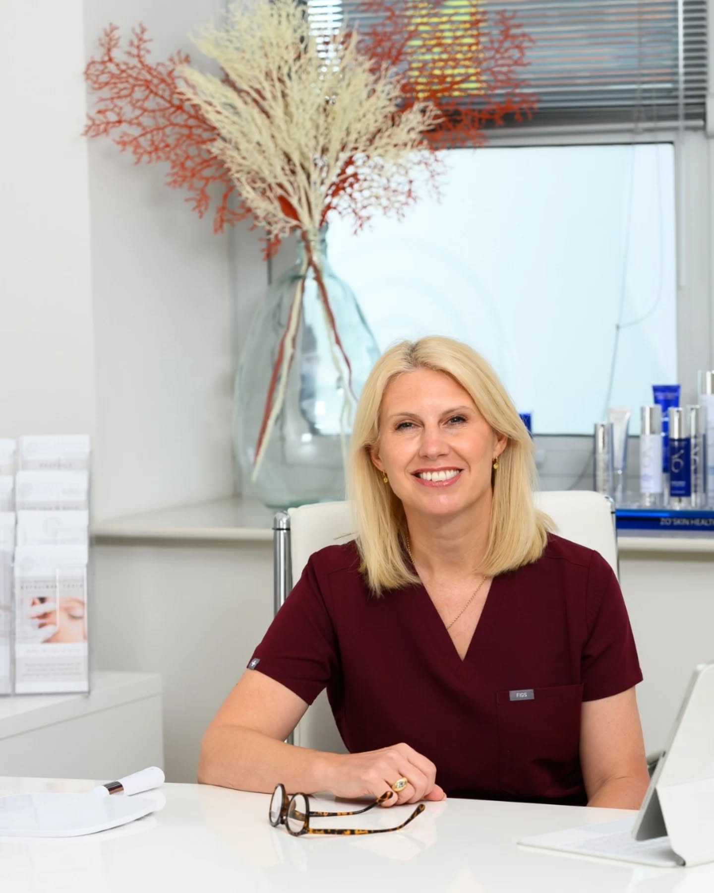 A fresh new look for the care that you trust ✨
#team #photoshoot #wearfigs #skinclinic