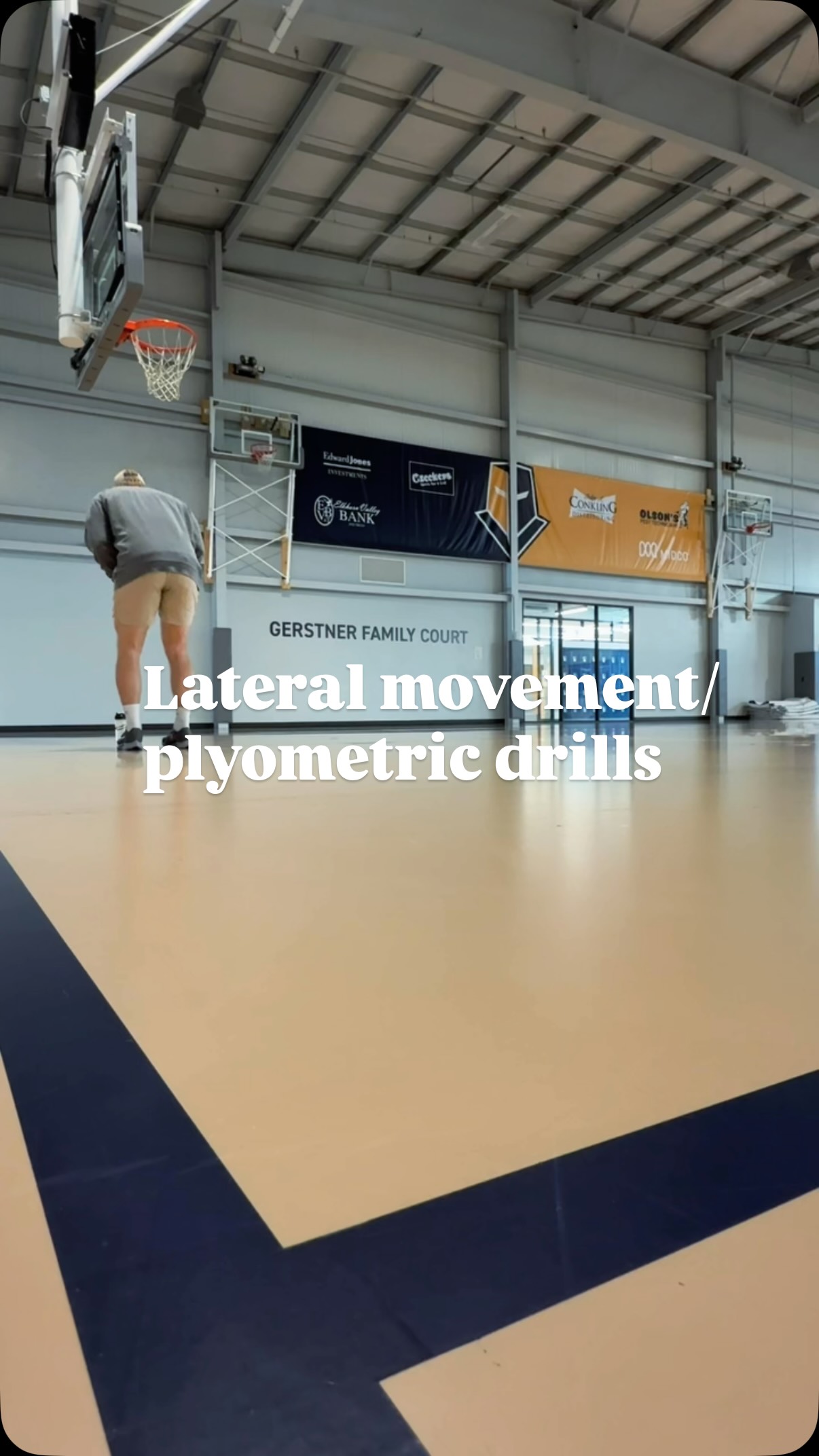 Lateral movement and plyometric exercises or drills with minimal equipment.
Make sure you do each leg 3-5 reps each and can add in a run out.
Make sure you perform a proper warm-up routine!
Progressions:
Single efforts—> multiple efforts
Double leg—> single leg
You can perform in the above order, just make sure you are giving yourself proper rest time!
#athlete #athletetraining #personaltrainer #plyometricstraining #gymworkout