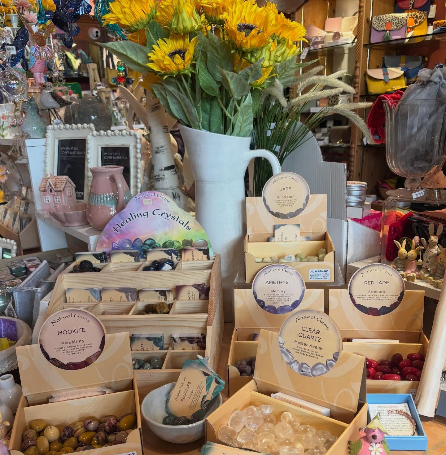 Be in tune with your inner chakras with our range of natural crystals🔮
Find crystals with healing purposes, to increase focus, strength and more✨
Perfect to gift or a treat for yourself!⭐️