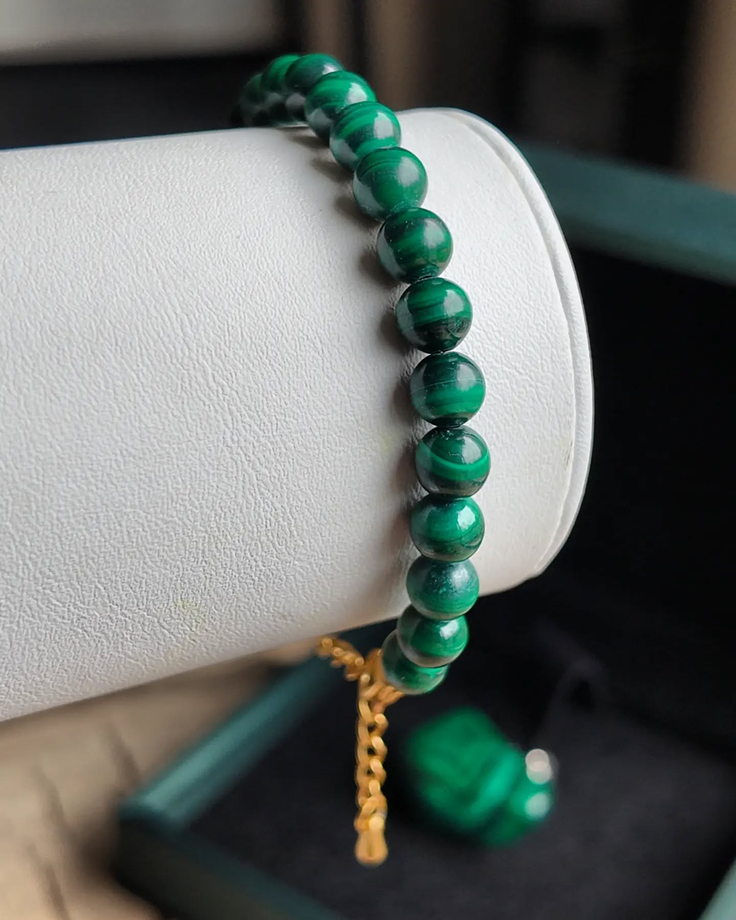 Succombez au vert exceptionnel de la malachite.
Ce bracelet aux perles parfaitement rondes et de qualité supérieure est sublimé par des finitions en acier inoxydable doré, garantissant une tenue éclatante dans le temps.
⚠️ Pièce unique : un seul exemplaire disponible.
🎁 Le coffret exclusif (Pack complet) :
Le bracelet en Malachite véritable.
L’écrin de présentation luxueux.
Une pierre de Malachite à collectionner assortie.
Le tout pour seulement 50 €.
#Malachite #PierreNaturelle #BraceletFemme #piare