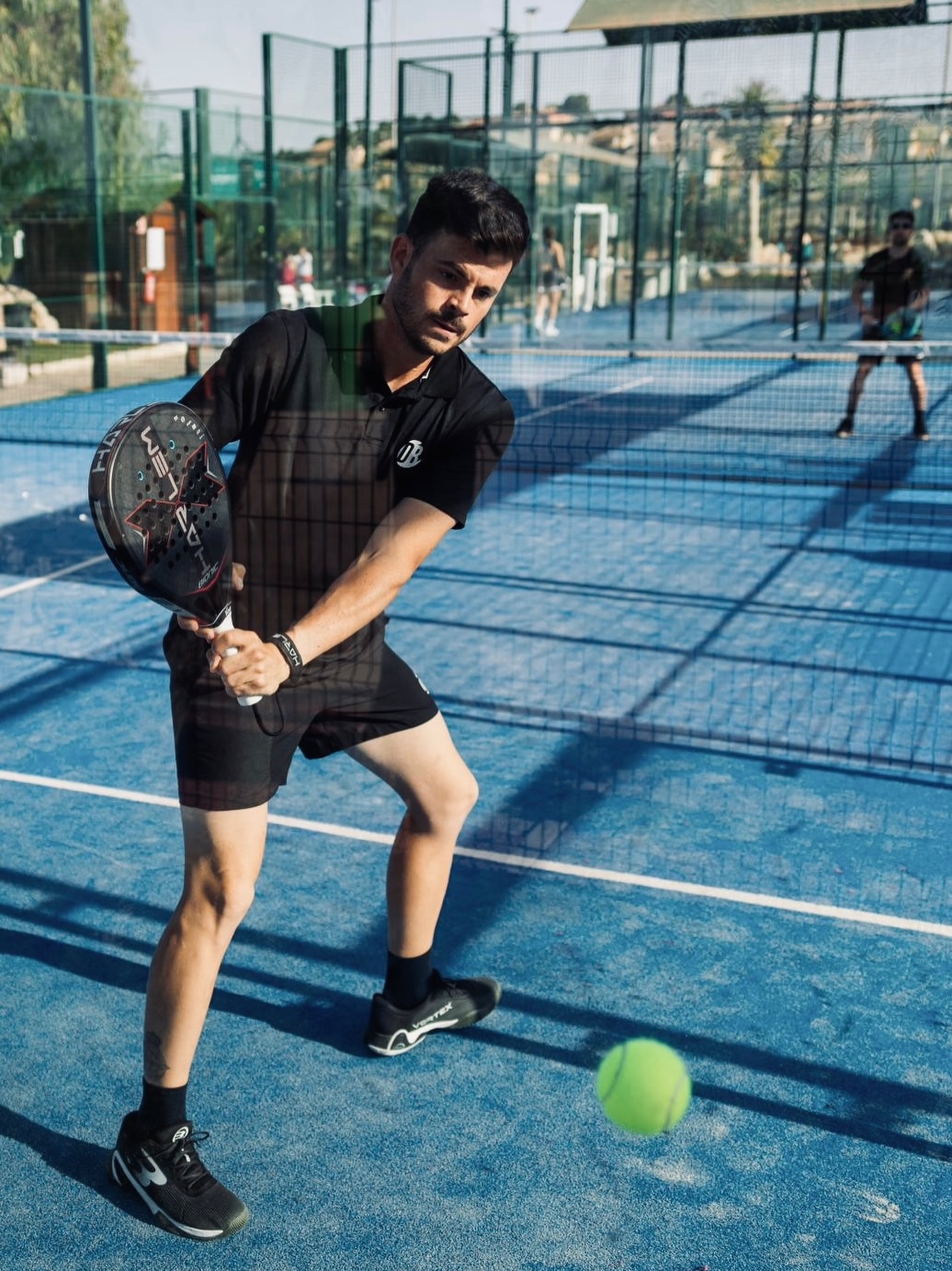 ☀️ Training mit Javi ☀️
Verbessere deine Padel-Skills mit unserem spanischen Trainer Javi, welcher von 03.04.-08.04. bei uns zu Gast ist! 😊🎾🤩
Alle Infos und noch verfügbaren Slots sind bei unseren NEWS unter „Training mit Javi“ zu finden 👉 Link in Bio
Happy Training! 🥳
#padeltraining #padeltulln #padelskills #padel #improveyourgame