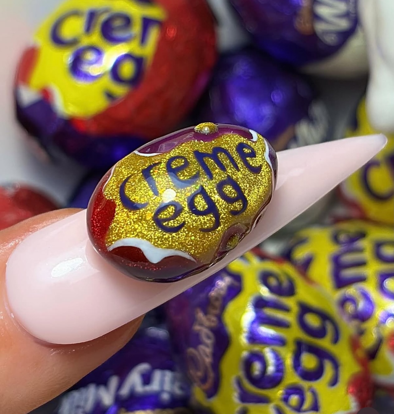 Crème egg anyone? 🥚
Check out these Egg-Tastic nails by @xnailsbypoppy using our shades Peely wally & candy cane! We are totally obsessed 😍
#easternails #happyeaster #cremeegg #nailsofinstagram #paintmepretty