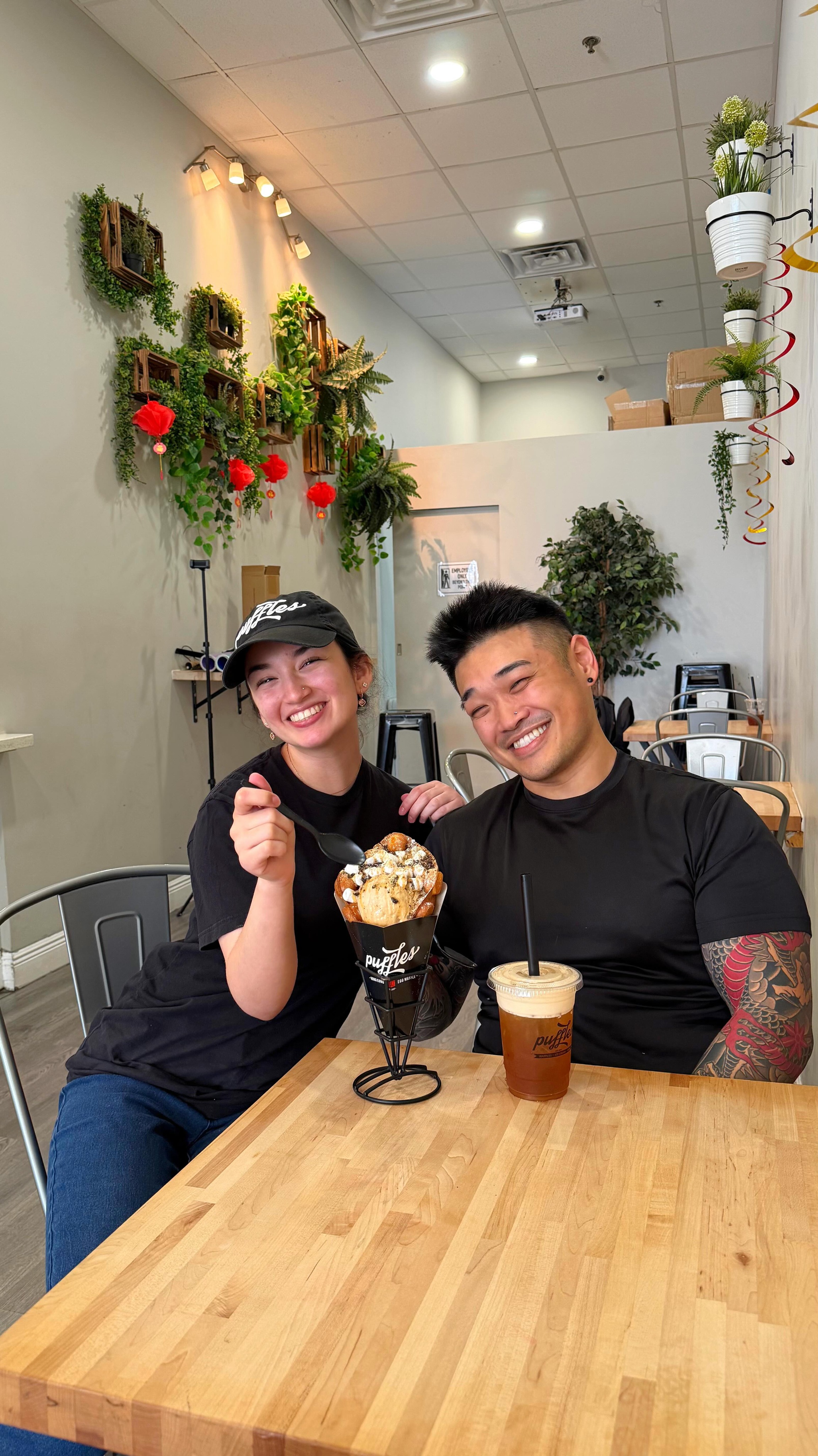 Don’t mind if I do😋
#bubblewaffle #bubblewaffles #bubblewaffleicecream #icecream #icecreamshop