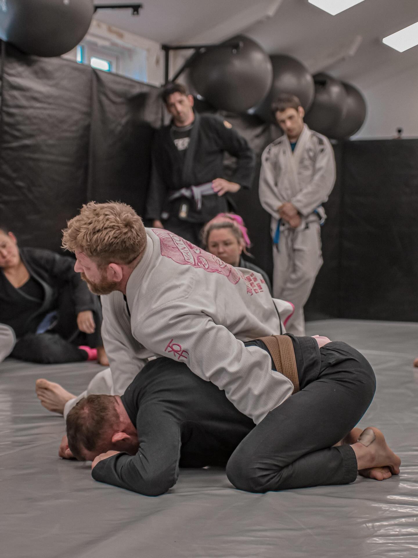 A good gym isn’t just built by coaches.
It’s built by the people on the mats every day.
Two things make a huge difference in any training environment: being coachable and being a good training partner.
Being coachable means being willing to listen, adjust, and try things differently — even when it feels uncomfortable. Nobody improves by insisting on doing everything their own way. Progress comes from staying open, asking questions, and trusting the process, even when you’re struggling to get something right.
Being a good training partner is just as important. Training should be competitive, but it should also be controlled and respectful. The goal isn’t to “win” every round in the gym — it’s to help each other learn and improve. That means training with the right intensity, respecting the tap immediately, and making sure the person you’re working with can train again tomorrow.
Everyone in the room plays a role in the culture of a gym. When people show up ready to learn and ready to support each other, the whole room improves.
#bjj #mma #brazilianjiujitsu #baldock #hertforshire