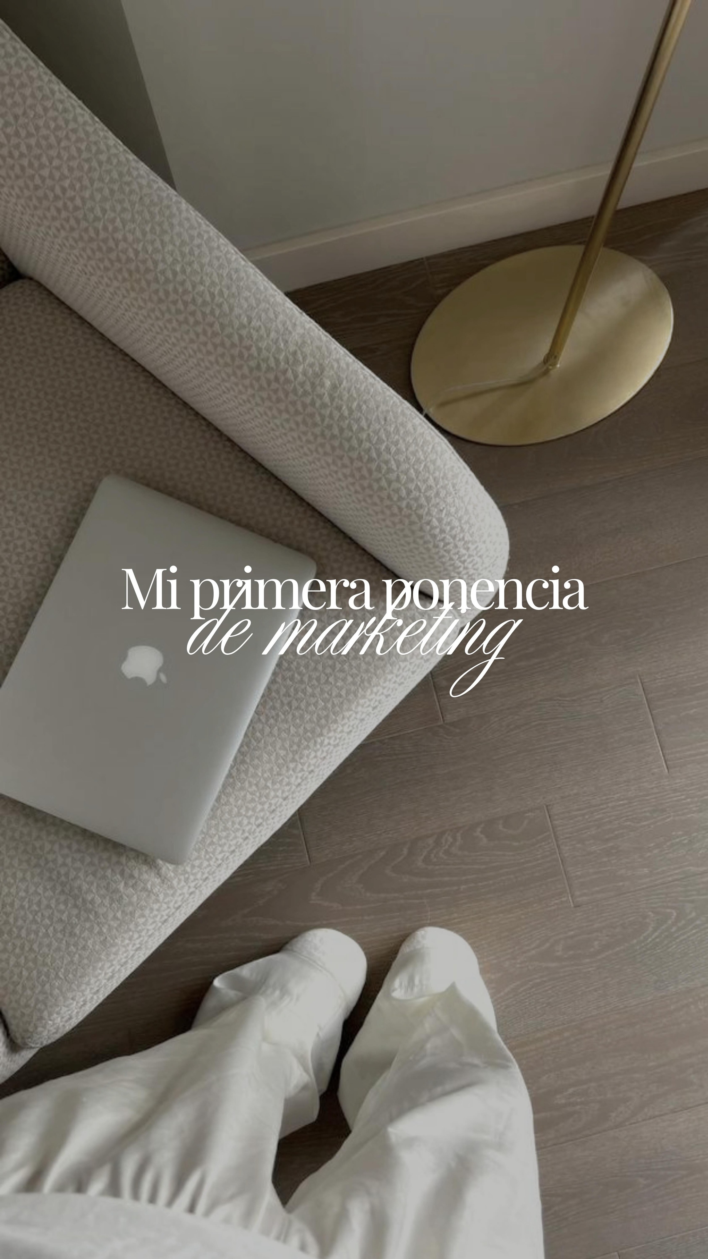 ✨ Mi yo de 2021 no podría creer todo lo que he construido.
Lo que empezó como un “ya veremos qué pasa” se ha convertido en un sueño que jamás imaginé.
Y mírame ahora: impartiendo mi primera ponencia sobre marketing. 💻🚀
Esto solo es el principio… ¡lo mejor está por venir! 🤍