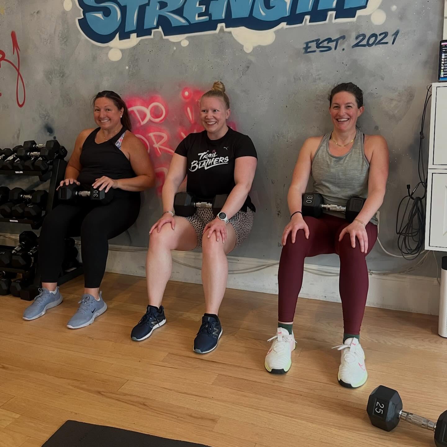 Interested in joining in on the fun?! Try out our $40 Intro Offer!!!!
Our $40 Intro Offer allows you to try a training session PLUS a free group fitness class - the best of both worlds for an even better price!
We are confident you will find your place (and maybe even your people) at CTS! We have amazing trainers and teachers that are knowledgeable, supportive, and make working out fun! Plus we have the most fantastic community!
You won’t regret trying us out and making time for YOU! Why wait?! Send us a DM or email to get started today!
#starttoday #bostonfitness #bostonblogger #bostonhealth #savilhill
