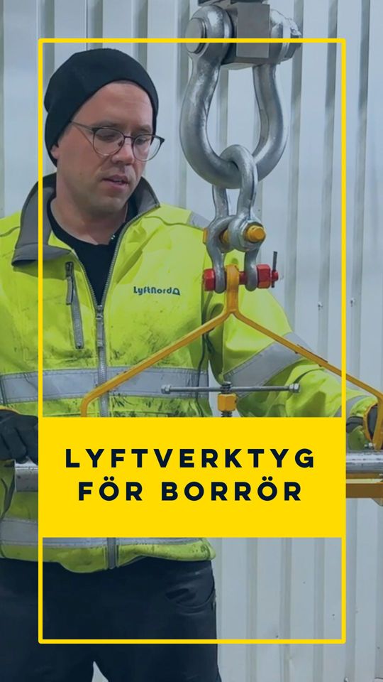 Alla lyft är inte stora. Men de ska alltid uppfylla kundens behov på ett säkert sätt.
Det här verktyget tog vi fram för att lyfta borrör i olika storlekar.
Två gummibeklädda ytor håller röret p