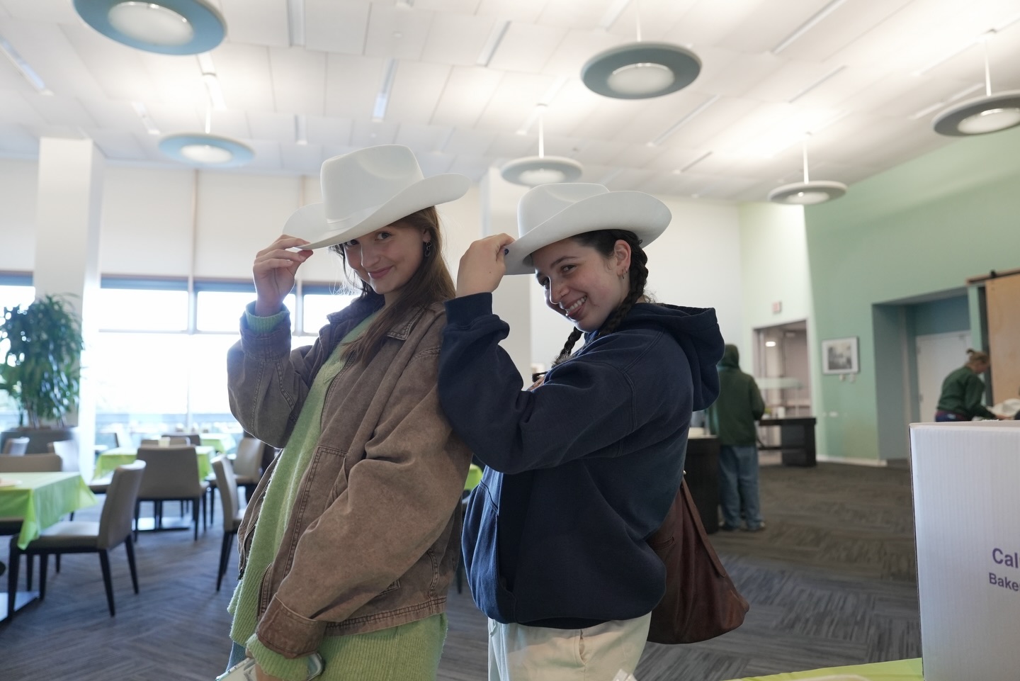 Our anticipation for the @thedriverera is far too high as they come in less than 1️⃣ week‼️ While we wait, TUCP Lagniappe x Concerts put on a riveting Driver Era Pregame with music, hats 🤠, and a whole lot of color🎭
We will so excited to see everyone at our spring concert on April 9th, we are almost sold out of tickets with less than 💯 tickets left!! Get yours ASAP through the link in our bio