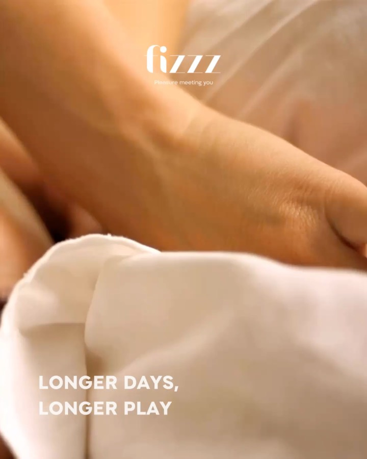  שעון קיץ - הימים ארוכים אבל גם הלילות עוד יותר ✨ נסו את Oh-il Sensual Play Oil, מעצים את התשוקה, תוך השארת תחושה חמה ומעוררת למשחק ארוך.
#FizzzLove