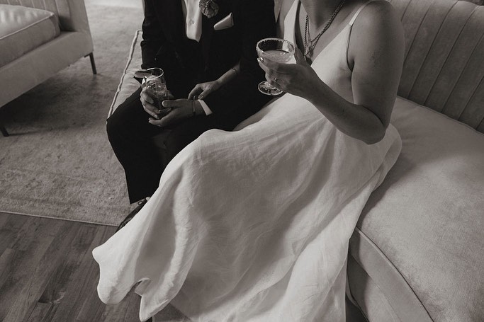 Sometimes people have a spark that lights up a room and S&K were one of those couples. They were REAL, GENUINE, and GOOD VIBES only kind of people, and those are my kind of people. Congratulations to you both and cheers to many more adventures! And thank you @rileyjeanphoto for the gorgeous sneak peeks! I heart you!
.
.
Photography | @rileyjeanphoto
Venue | @thearclightvenue
Catering | @thehivecateringco
Coordination | @alittlegrace.alittlelace
Florals | @hilaryhorvathflowers
Hair & Makeup | @fabulousyoumakeupbyjessica
Band | @bluewaveband
Bride | @spenceputt