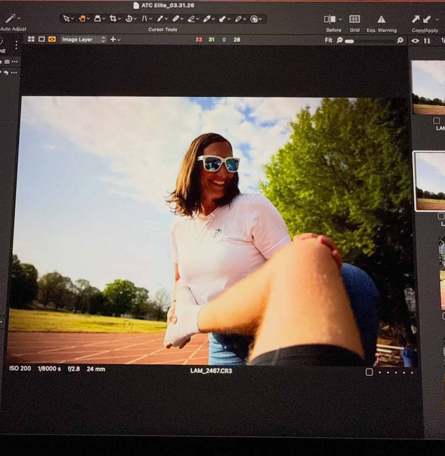 Yesterday I had a great day spending time at the track with Tommy and the team followed by teaching the athletes their new lifting program with @kace.pace.
Here’s a little sneak peek from @mralanlam yesterday he got some awesome photos of myself and the @atlantatrackclubelite team at the track and at the club during our strength training session!
This photo was actually taken by @aidanpablo while we are laughing and goofing around ❤️ but as Alan says what a great POV!
Working is funnnnnn👟
#EliteRunners #Running #RunATL #RunningPT #runningmedicine