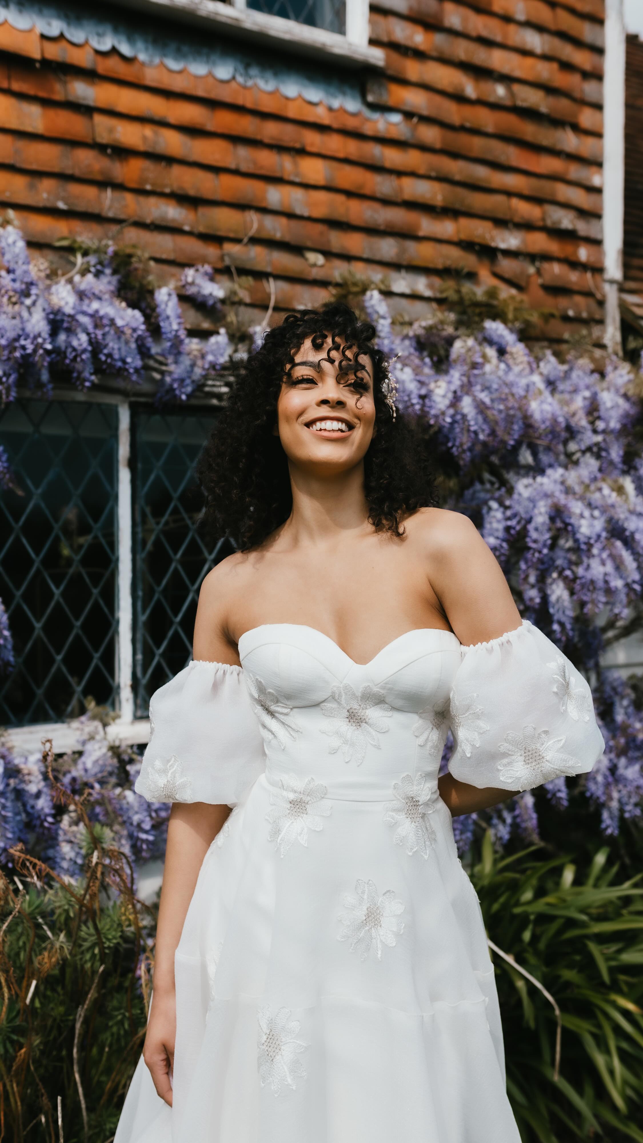 Spring brides your time has come 🌷✨
We adore a Spring wedding! Pastel colours, the greenery and the appearance of sunshine.
Dress - Brady by Freda Bennet
#springweddings #kentbridalboutique #outdoorwedding
Concept: @stormemakeupartist @storme_hmua_education @bykayleighpodcast
Venue: @yourcountryestate
Florist: @axlblooms
Dresses & Veils: @vickisbride
Accessories: @clarelloydaccessories
Photographer: @pippavolansphotography
Models: @kelleyy.martinx @ronnykshevill @hannahlilyelizabeth @samiavazir @roseyvictoriax
MUAs & Hair: @dolledbydorie @lauren.butlermakeup @lucenthairandmakeup @katies.beautyinfinity @yvonneaucottbridalmua @rachel_eveline_weddings @makeupbybarbaraayisi @makeupbychloehill @makeoverbox_hairandmakeup @carla.viljoen