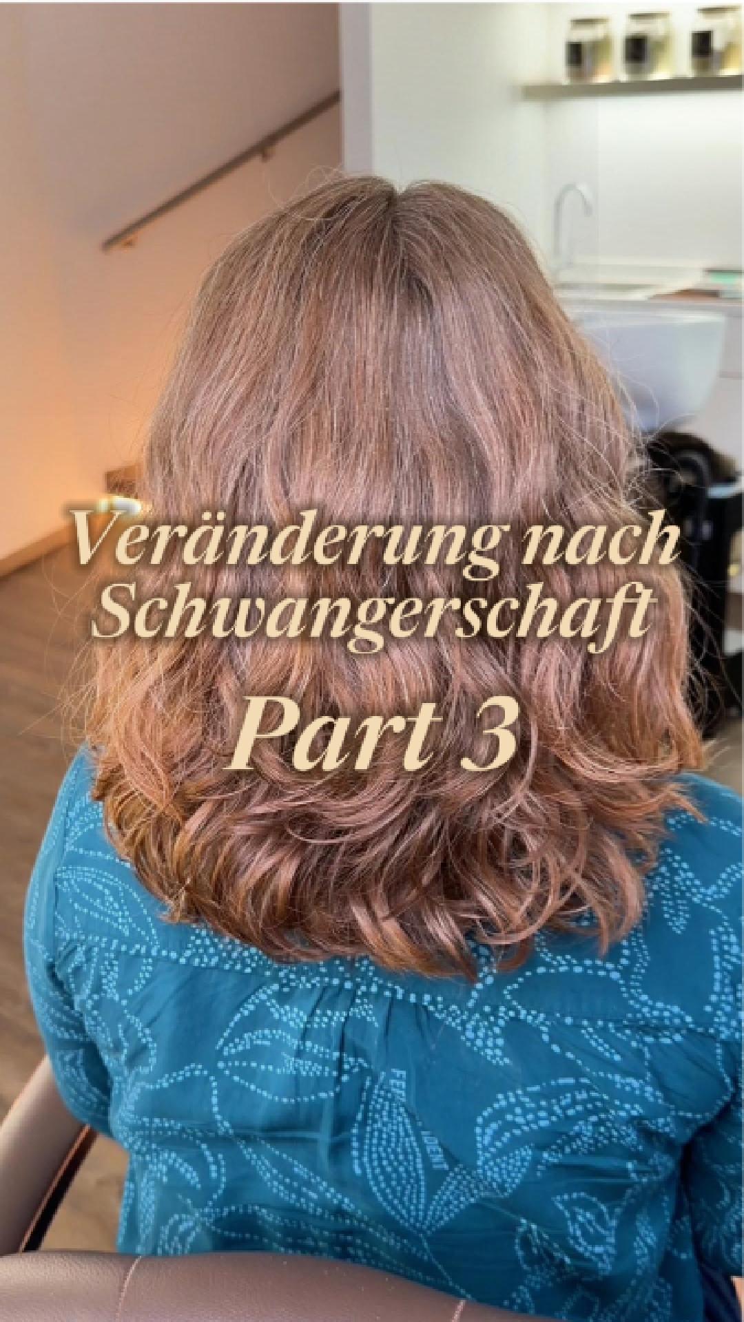 Part 3 | ✨ Unsere Aktion läuft nur noch bis 4. April ✨
Mit unserer Pflanzen-Haarveredelung kannst du:
🌱 deine natürliche Haarfarbe intensivieren, sodass sie frischer und lebendiger wirkt.
🌱 eine natürliche, dezente Grauhaarabdeckung erzielen – einzelne graue Haare nehmen dabei einen helleren Braun- bis Blondton an und es entsteht ein sanfter, natürlicher Strähncheneffekt.
🌱 eine 100%ige Grauhaarabdeckung erreichen, wenn du dich im Dunkelbraun- bis Schwarzbereich befindest oder dorthin möchtest.
🌱 dein Haar vor äußeren Einflüssen wie Sonne, Chlor und Salzwasser schützen.
🌱 Haare und Kopfhaut pflegen.
Die Pflanzen-Haarveredelung ist mindestens 2 Jahre haltbar – ein Vorrat lohnt sich also auf jeden Fall. 😃🙌🏻
Die Aktion gilt bis 04.04.2026. Der Premiumkunden-Rabatt ist kombinierbar. Nur solange der Vorrat reicht. ✨
Du kannst auch in unseren Locken Elite Shop (Kinzerplatz 24, 1210 Wien) vorbeikommen und dich von unseren Spezialist*innen vor Ort beraten lassen.
Alle Infos findest du auf lockenelite.at 🥰
#pflanzenhaarfarbe #aktion #rabatt #lockenelite #natural #vegan