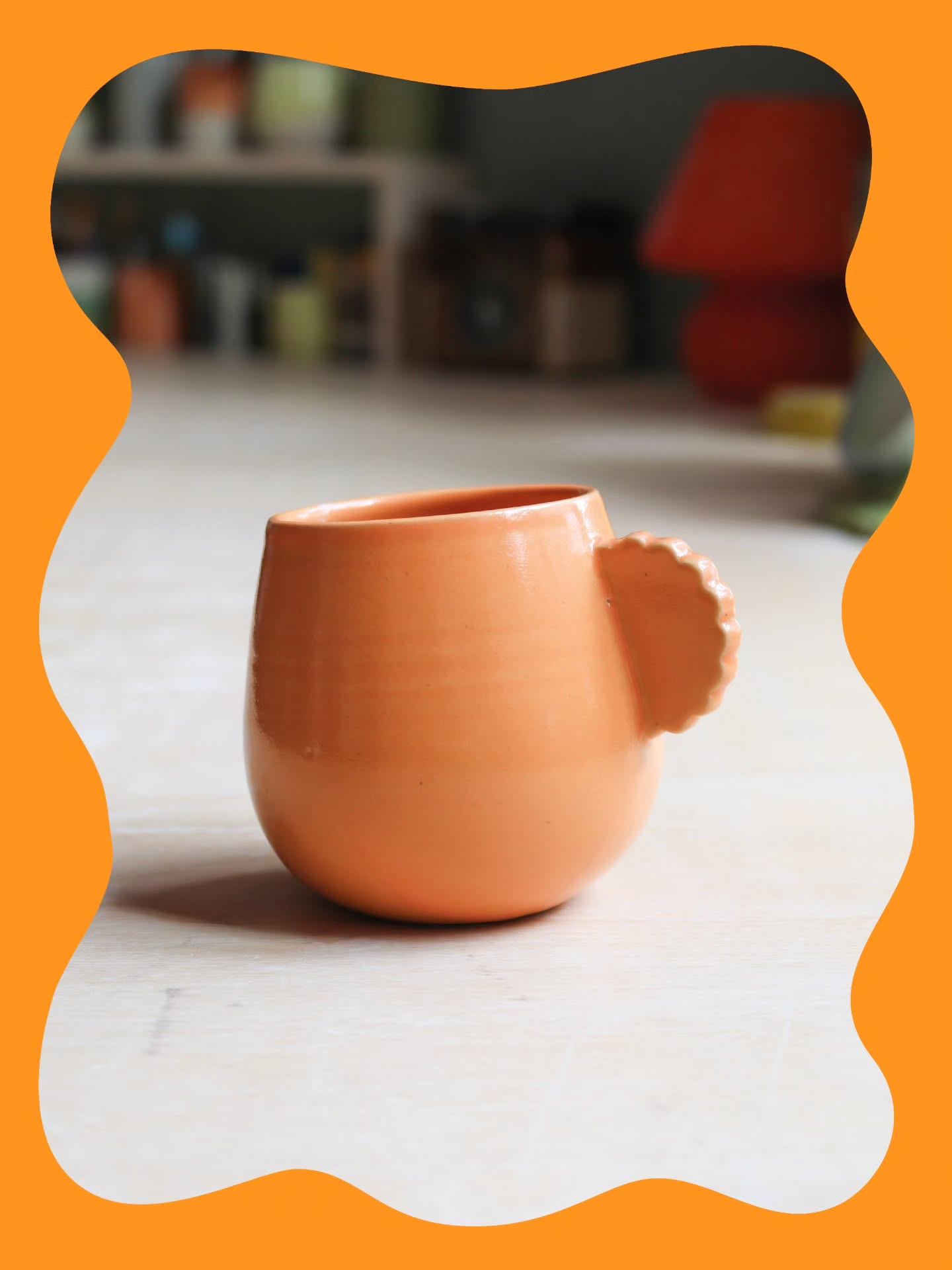 🚨 La vente des protos, c'est ce soir à 20h 🚨
Il y a 44 tasses au total, donc j'espère que tout le monde y trouvera son bonheur 💚 Pour rappel, chaque pièce sera au prix réduit de 25€, de quoi se faire plaiz sur du 100% unique ✨️
Vu qu'il s'agit de pièces en grès, c'est lave-vaisselle et micro-ondes friendly évidemment 🔥
Comme d'habitude, les envois sont possibles en France métropolitaine et il sera aussi possible de les retirer direct à l'atelier pour les lillois📍Je commencerai à envoyer les colis dès mardi !
Rendez-vous ce soir sur mon site dans ma bio 🍏
Alors, tu vois une tasse qui te fait de l'œil ? 👀