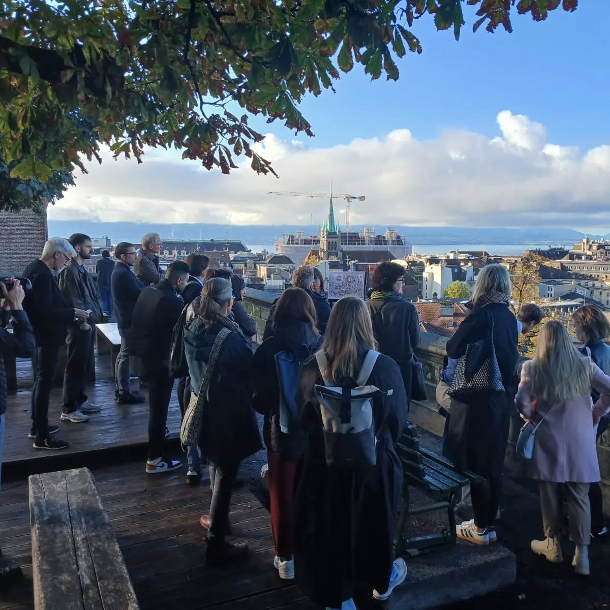 #guidingarchitectslausanne#guidingarchitects
#guidedvisitslausanne #guidedtourslausanne
This year, Atours_lakegeneva had the privilege of guiding an increasing number of groups from Germany, German-speaking Switzerland, Belgium, France, and Finland. These groups included architectural firms, project owners' representatives, and municipal delegations. It has been a true pleasure to show the best of the region's architecture to such a diverse and engaged audience!