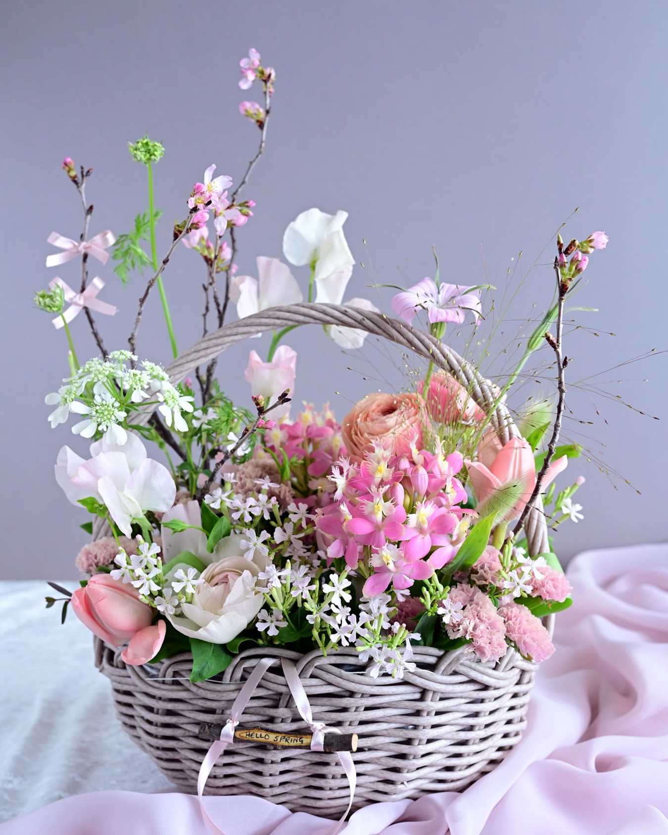 ブロッサムガーデン🌸
お世話になった先生への
大人可愛い、お礼のバスケット
Blossom Garden
A charming thank you gift basket for a teacher