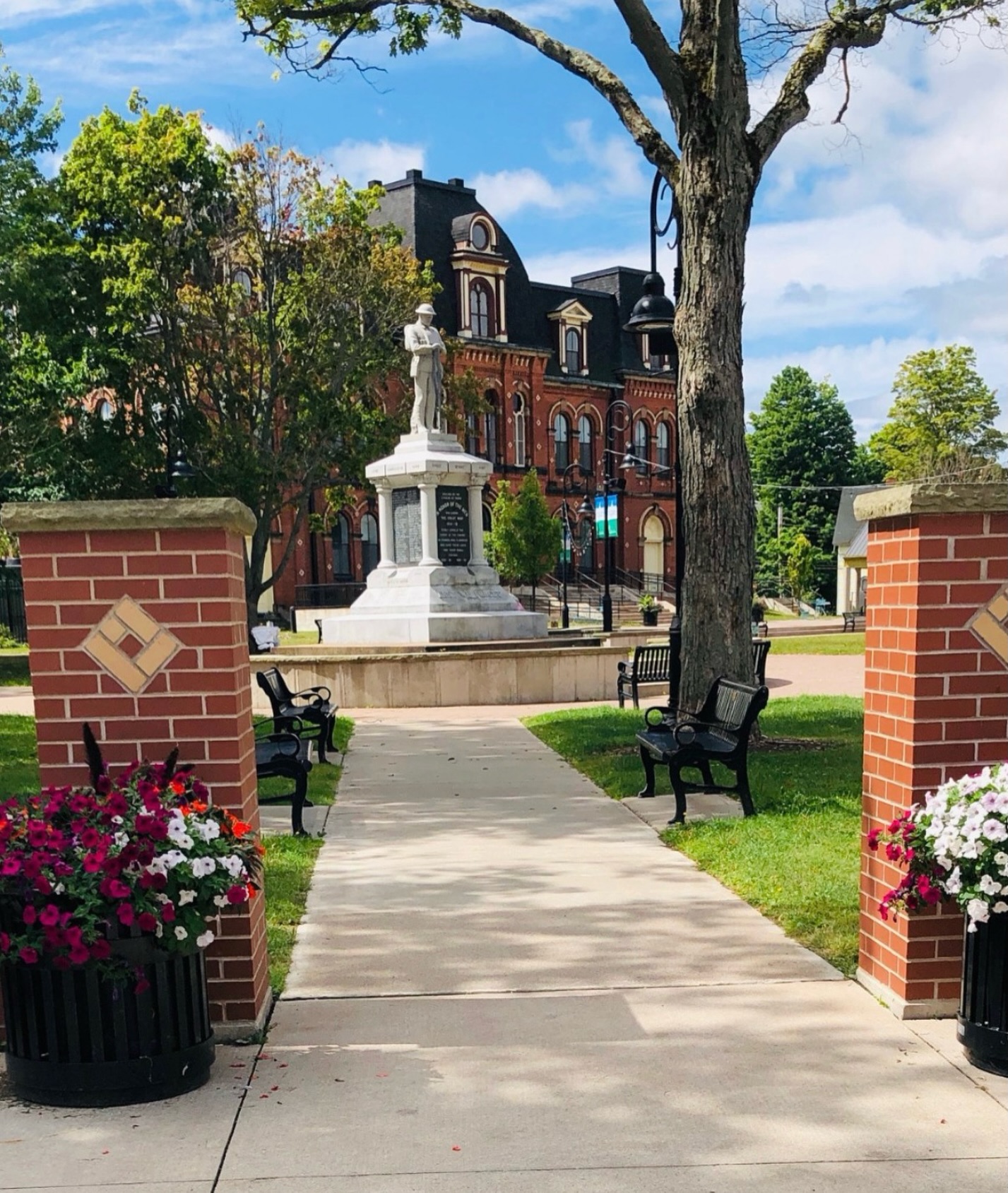 Make sure you take some time to hop downtown this weekend! 🐰
Please note our office will be closed Friday, April 3 and Monday, April 6 for the Easter weekend.
Happy Easter 🐣