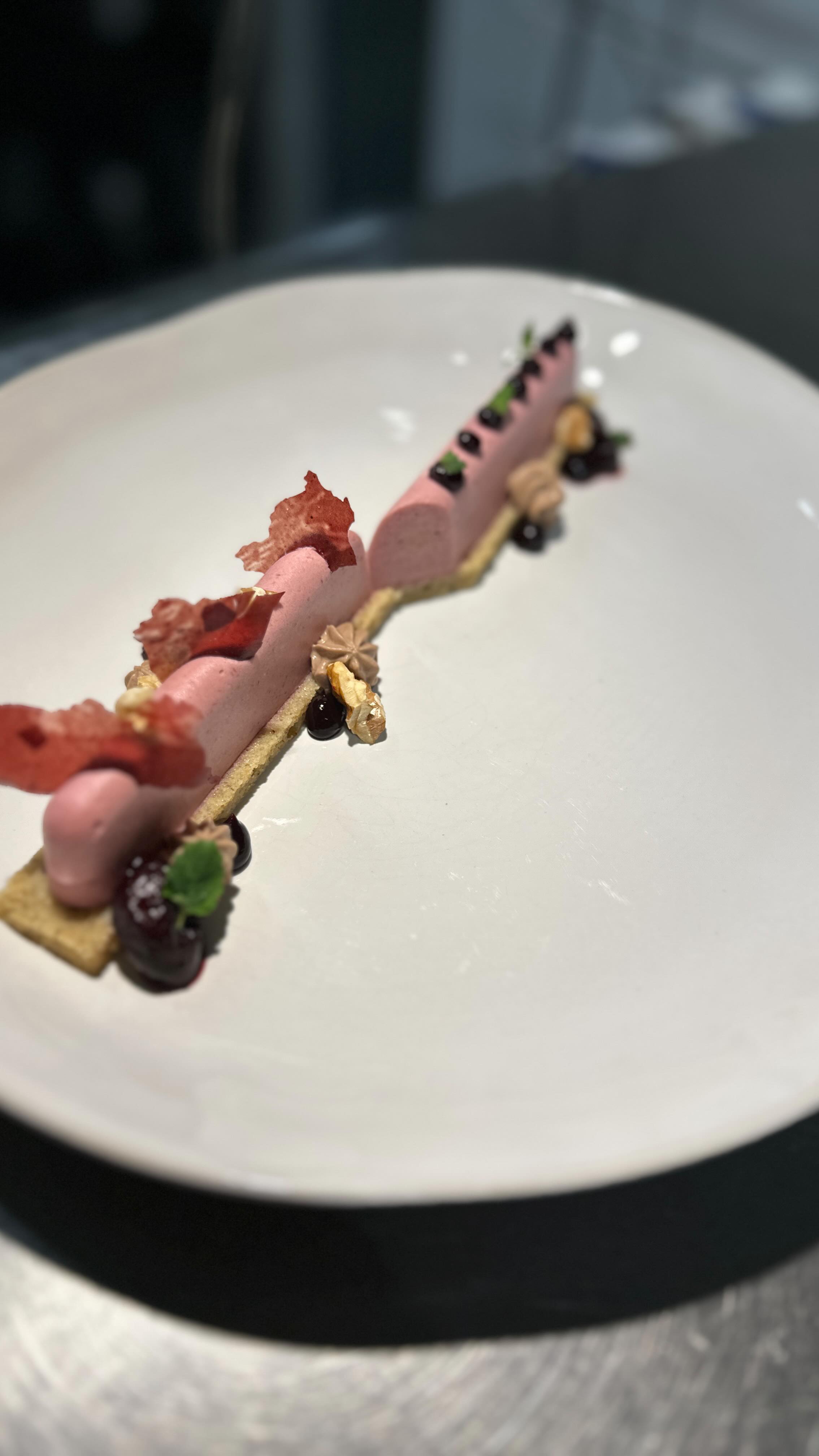 Leckere Dessert Kreationen von Adrian und Siri ❤️
👉 jetzt reservieren und geniessen.
www.oberstadt-baden.ch