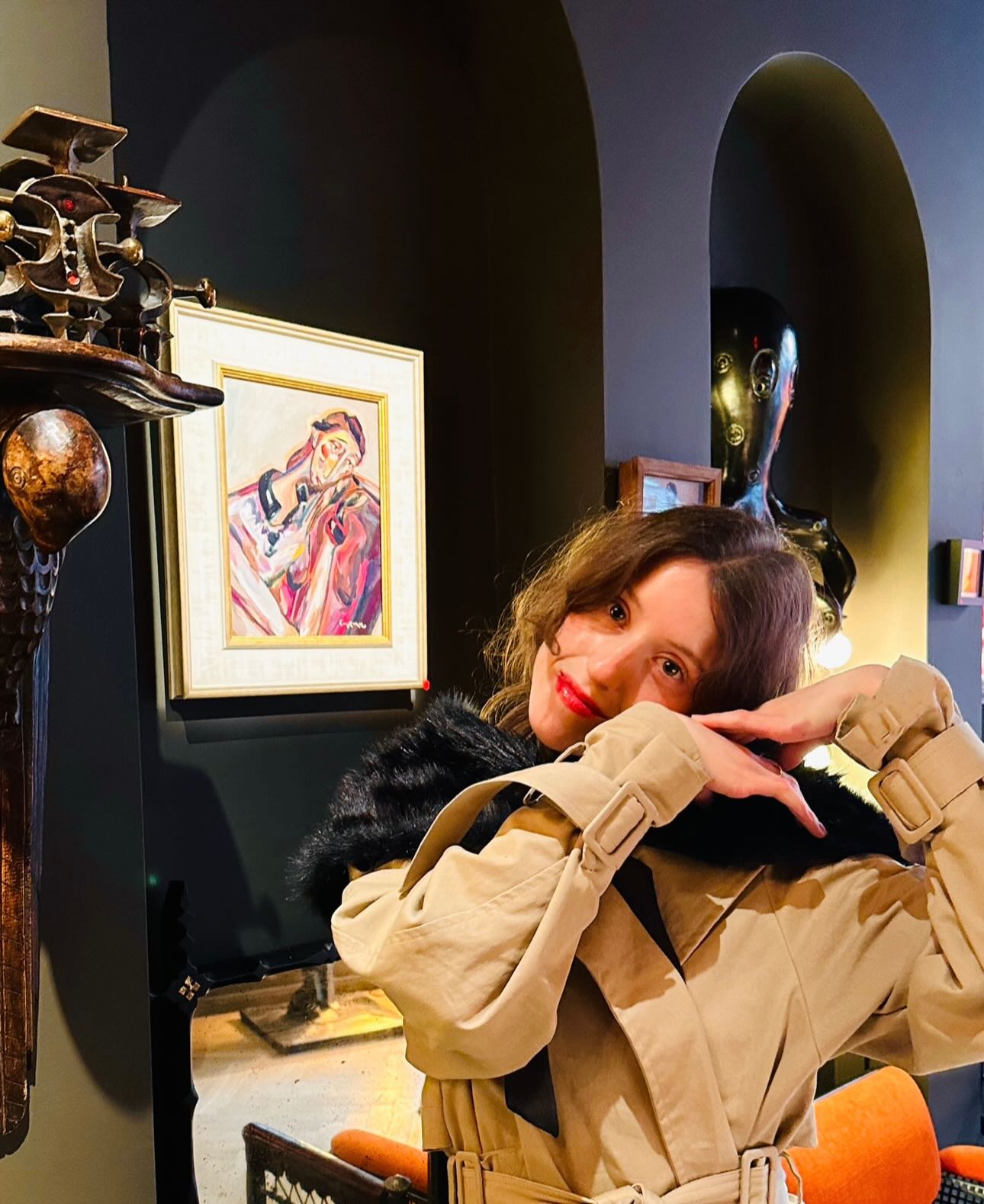 I’ve been living my dream the past couple of weeks ♥️
As it comes to the last few days of the show, I wanted to thank you, your support of my work means so much. The show has been amazing and it’s wonderful to be able to say hi properly.
The last day is Saturday 4th April 🫶
I hope to continue painting the stories and emotions we all hold 🌹⚓️♟️
.
#artist #interiors #portraitart #painting