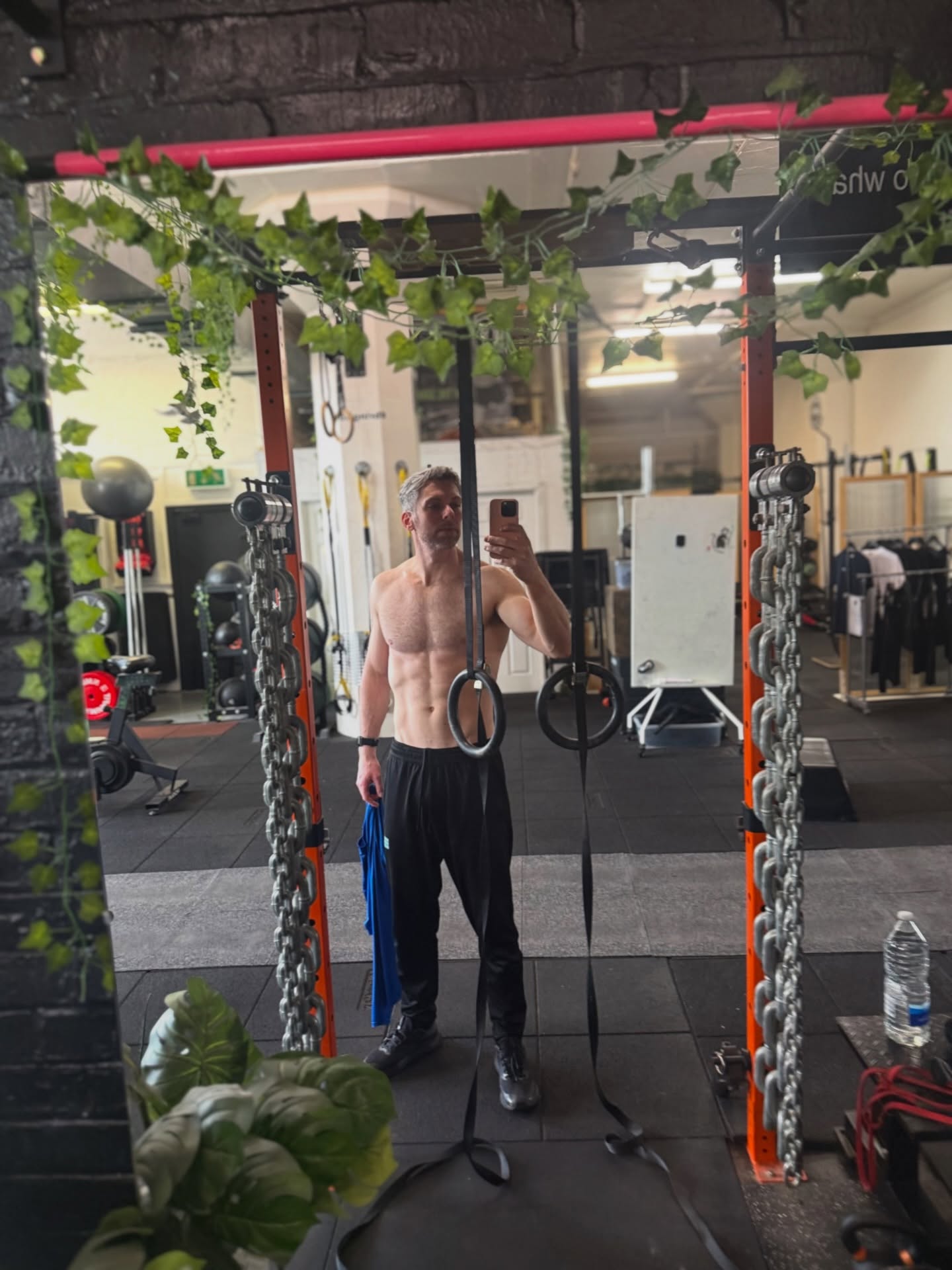 following my own training plans & feeling good.
they work as
→ stand alone gym plans.
→ prep for other physical activities & hobbies.
→ alongside those other activities long term.
train with me 🤍🎭
#inclusivestrength #alternativetraining #queerfitness #dancergym