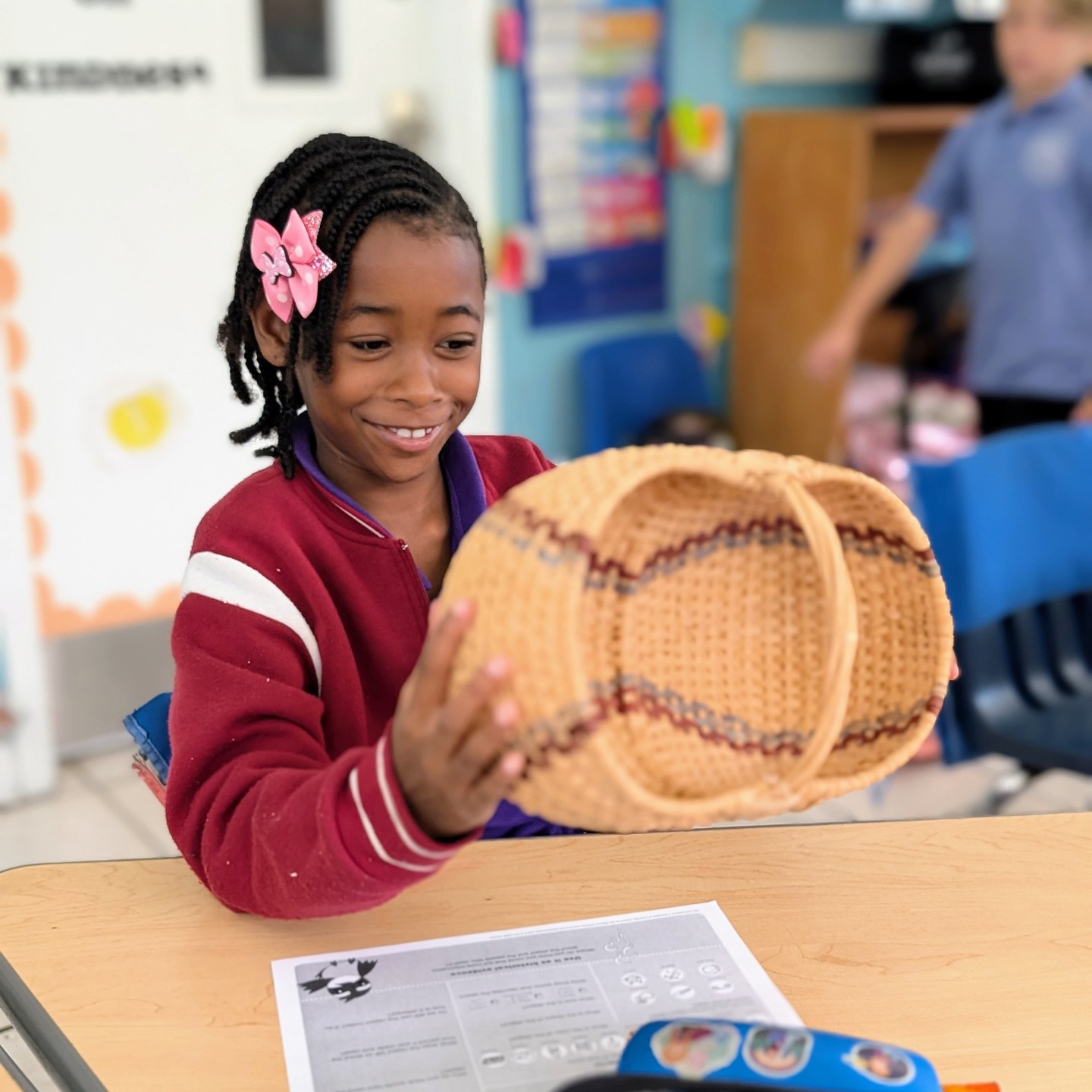 In honor of Virgin Islands History Month, second graders discussed local foods, music, and cultural customs. They also got hands-on with the iconic St. John market basket, discussing how it might have been made and taking note of its design details.
#virginislandshistory #culture