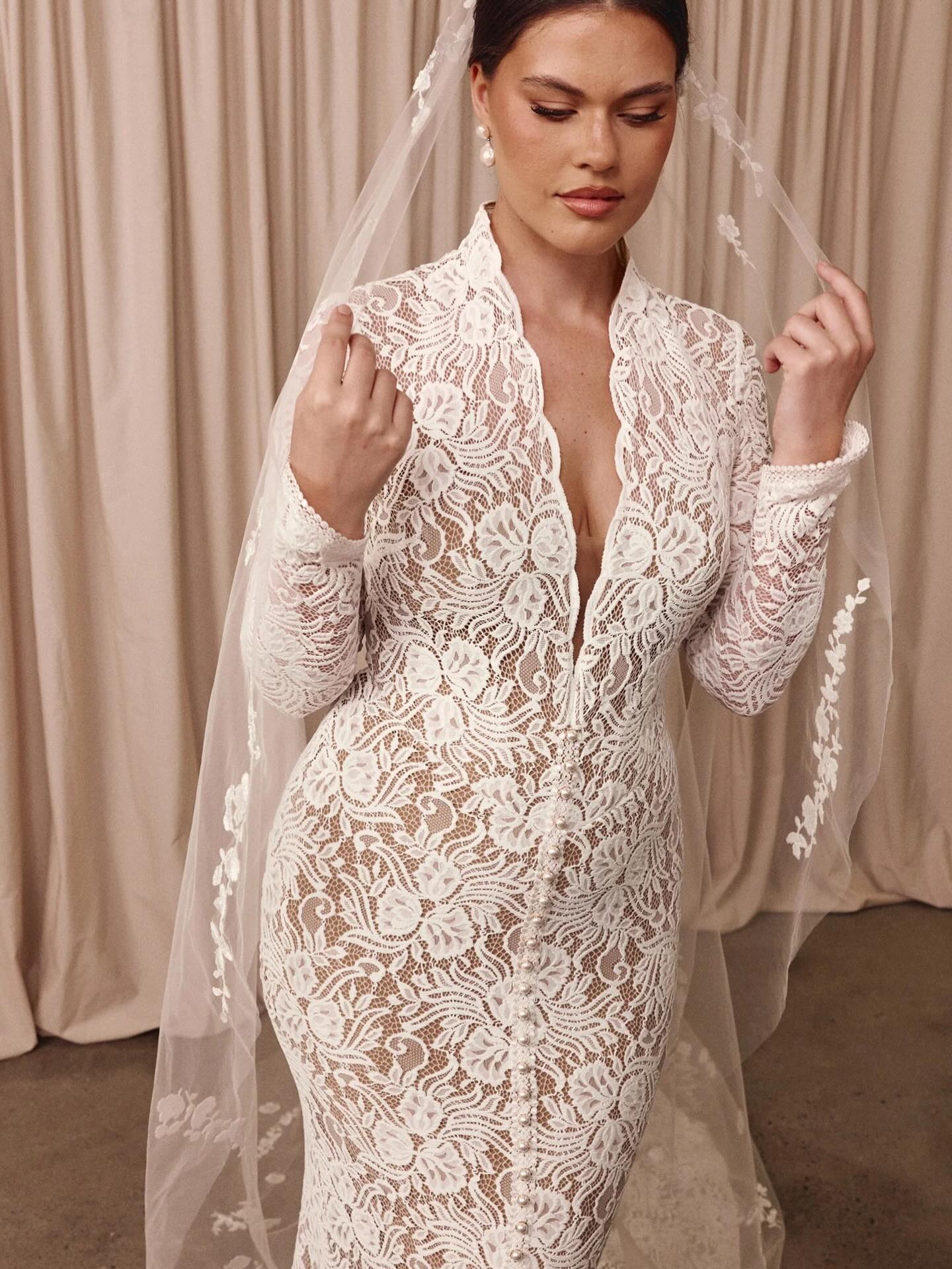 This beauty is from @grace_loves_lace newest collection, A Love Story 🤍
Now available at Hamptons Bridal!