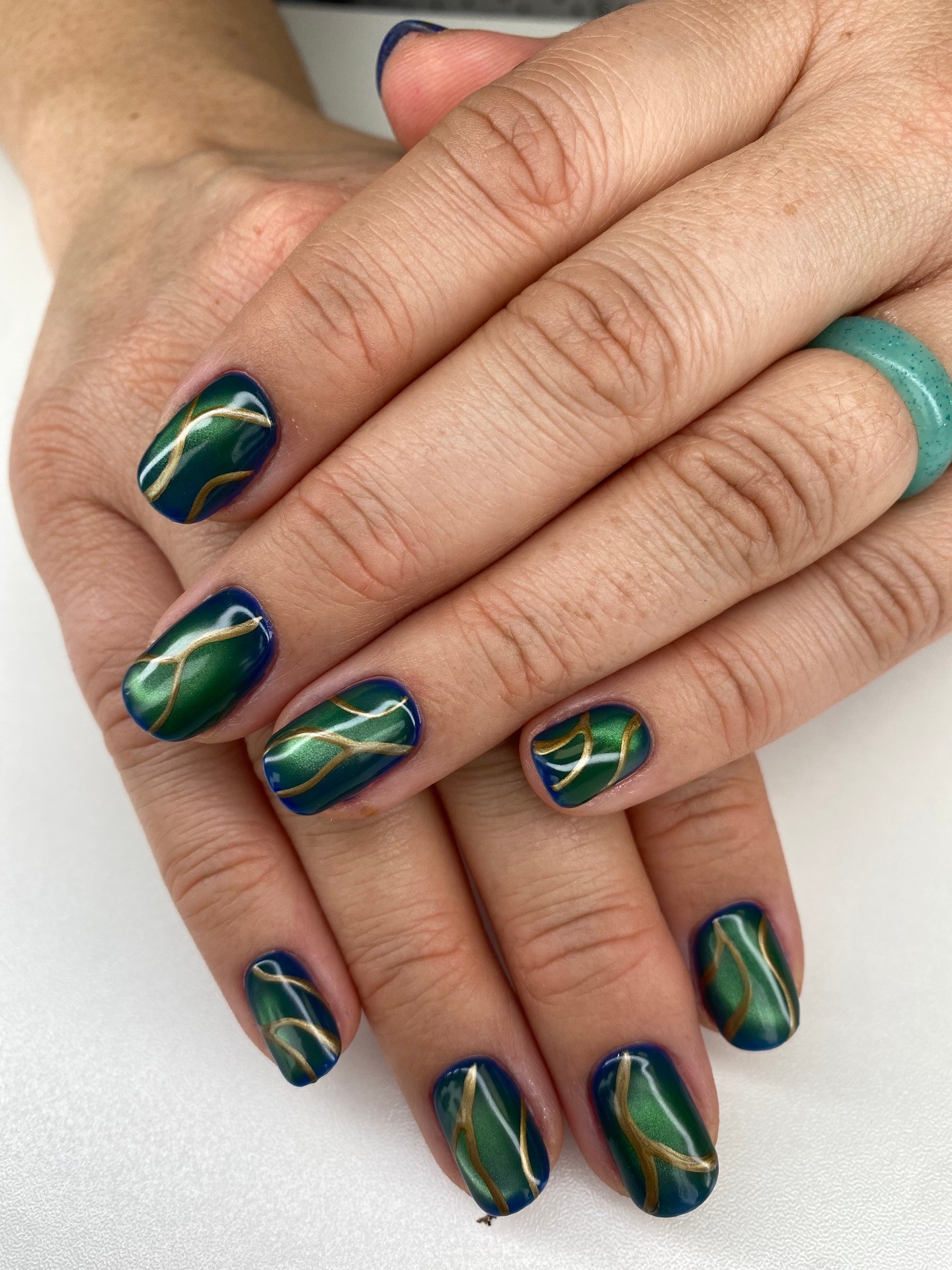 💚 Emerald energy 💚
Fresh mani, bold color, and main character vibes 💅✨
This rich emerald green is giving luxury, confidence, and just the right amount of drama 😍
Whether you’re keeping it classic or making a statement… a fresh set just hits different 💫
Who else is obsessed with green right now?? 👀💚
#PinUpCurls #FreshMani #EmeraldNails #NailInspo #SalonVibes #SelfCare #NailGoals