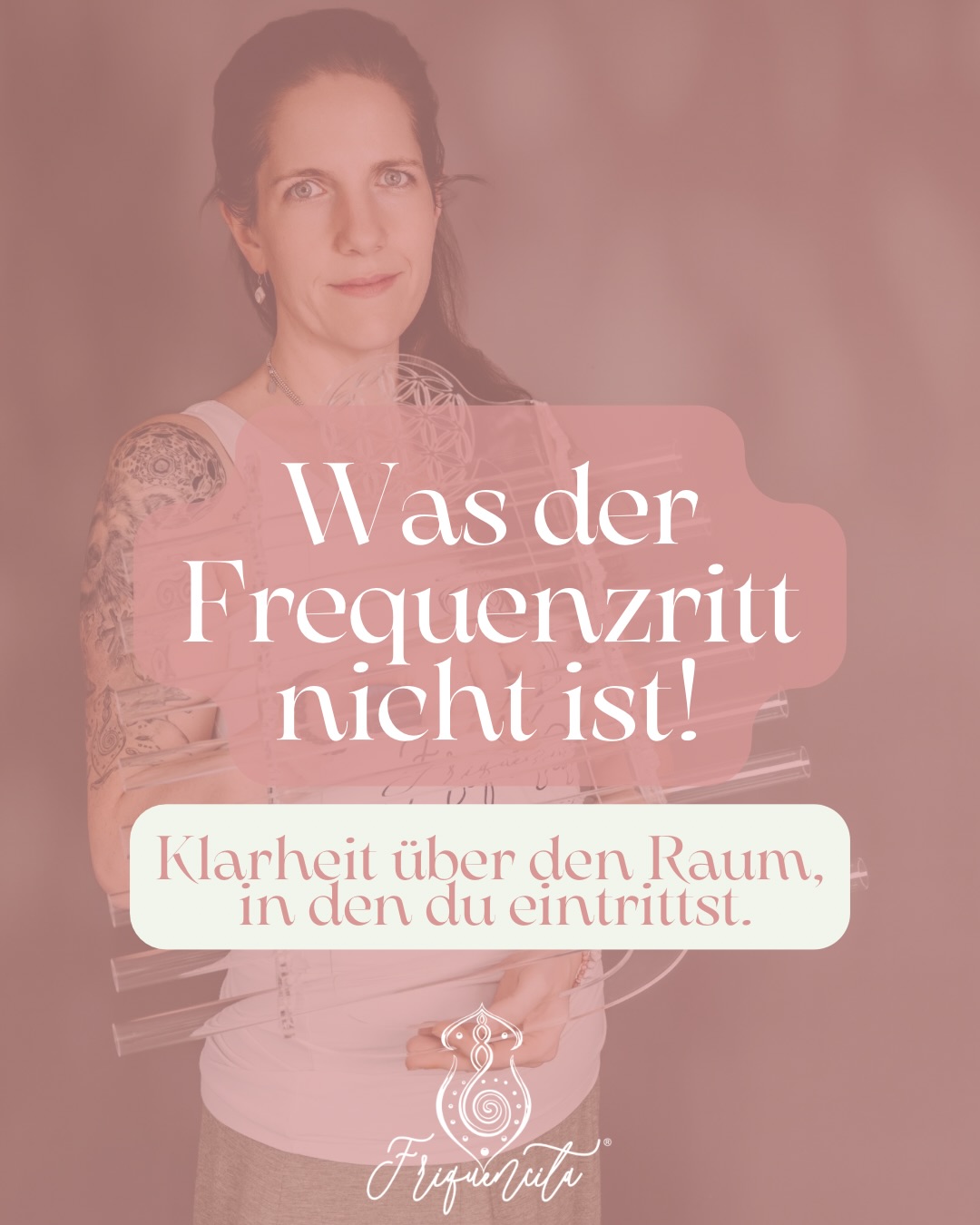 Der Frequenzritt ist kein Programm, das dich verändert.
Er ist ein Raum, in dem du dich selbst wieder deutlicher wahrnehmen kannst.
Viele Menschen suchen heute nach schnellen Lösungen.
Nach Methoden, die sofort wirken.
Nach Wegen, die möglichst wenig Reibung erzeugen.
Doch persönliche Entwicklung verläuft selten so.
Bewusstseinsarbeit bedeutet oft zuerst, sich selbst ehrlicher zu sehen.
Eigene Muster zu erkennen.
Und Verantwortung für das eigene Leben wieder bewusst zu übernehmen.
Der Frequenzritt begleitet genau diesen Prozess.
Er verbindet Gespräch, innere Wahrnehmung, Stimme und Körperarbeit.
Nicht, um dich in ein Konzept zu pressen, sondern um dir zu helfen,
deine eigene innere Wahrheit wieder klarer zu spüren.
Gerade für Unternehmer und Visionäre ist dieser Weg häufig besonders bedeutsam.
Denn wer Verantwortung im Unternehmen &Leben trägt,
spürt oft sehr deutlich, wie wichtig innere Klarheit für Entscheidungen ist.
Führung beginnt nicht nur im Außen.
Sie beginnt in der Beziehung zu dir selbst.
Der Frequenzritt erinnert dich daran,
dass deine innere Stimme eine Orientierung sein kann,
die tiefer reicht als äußere Erwartungen.
Und dass Veränderung nicht entsteht,
weil jemand dir sagt, wie dein Weg aussehen soll.
Sondern weil du beginnst,
deine eigene Wahrheit ernst zu nehmen
und sie Schritt für Schritt zu verkörpern.
#frequenzritt #bewusstseinsarbeit #verkörperung #innerewahrheit #selbstverantwortung