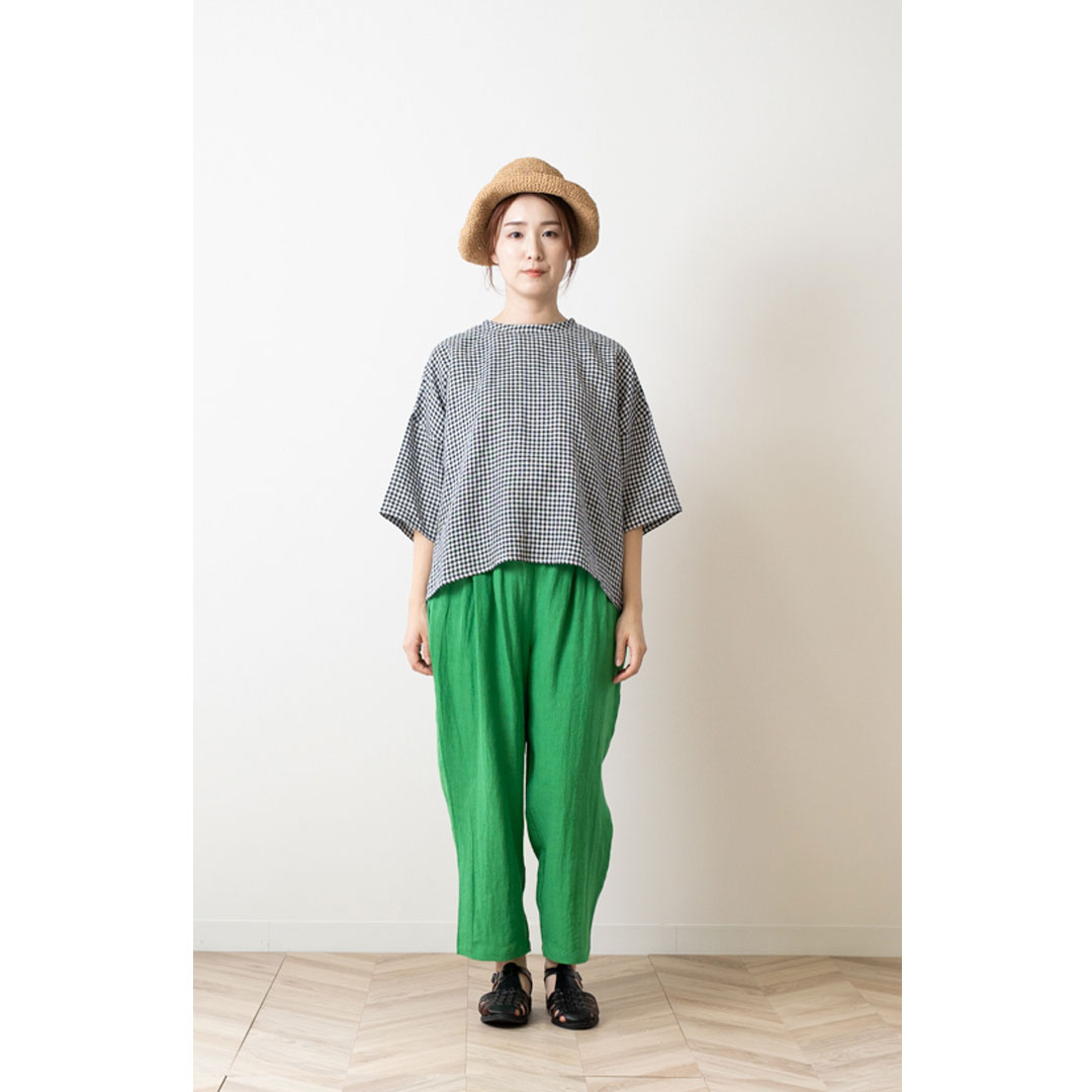PICKUP ITEM
2026SS collection
先染フレンチリネンワイドプルオ-バ-
nk265242 ¥11800+TAX
2.blackCH
フレンチリネンの清涼感あるクル-ネックプルオ-バ-
ゆったりワイドなシルエットです
後ろボタンあき仕様で脇スリットです
抜け感がありナチュラルでリラックス感のあるスタイリングがお楽しみいただけます
#nachukara #2026ss
#ナチュラル #lifewear
#春夏コーデ #春夏カラー
#ファッション #シンプルコーデ
#レディース #大人ナチュラル
#ナチュラルコーデ
#カジュアルコーデ
#40代ファッション
#50代ファッション
#60代ファッション