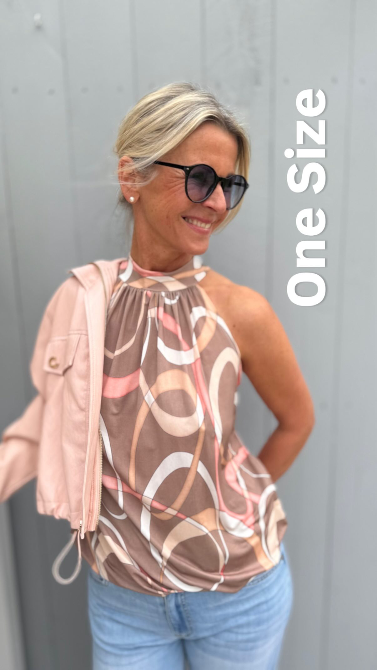 It’s Monday again ✨
Startet stylisch in die neue Woche – mit unseren wunderschönen neuen Outfits!
Freut euch auf ein langes Ania-Kleid, tolle Blusen und viele weitere stylische Looks, mit denen ihr perfekt in den Frühling starten könnt 🌸
Und falls ihr noch auf der Suche nach einem Outfit für Ostern seid 🐣 – auch da werdet ihr bei uns garantiert fündig!
Lasst euch inspirieren und entdeckt eure neuen Lieblingslooks 💕
👉 Den Link findet ihr in unserer Bio.
Hashtags:
#MondayMood #FashionBoxx #Frühlingsmode #SpringVibes #OutfitInspiration
#AniaKleid #Kleiderliebe #Blusenliebe #Damenmode #StyleInspo
#OutfitIdeen #Frühlingslook #CasualChic #ElegantStyle
#Osteroutfit #Ostern2026 #WasZiehIchAn #LookOfTheDay
#FashionOver30 #FashionOver40 #FashionOver50 #StyleFürJedeFrau