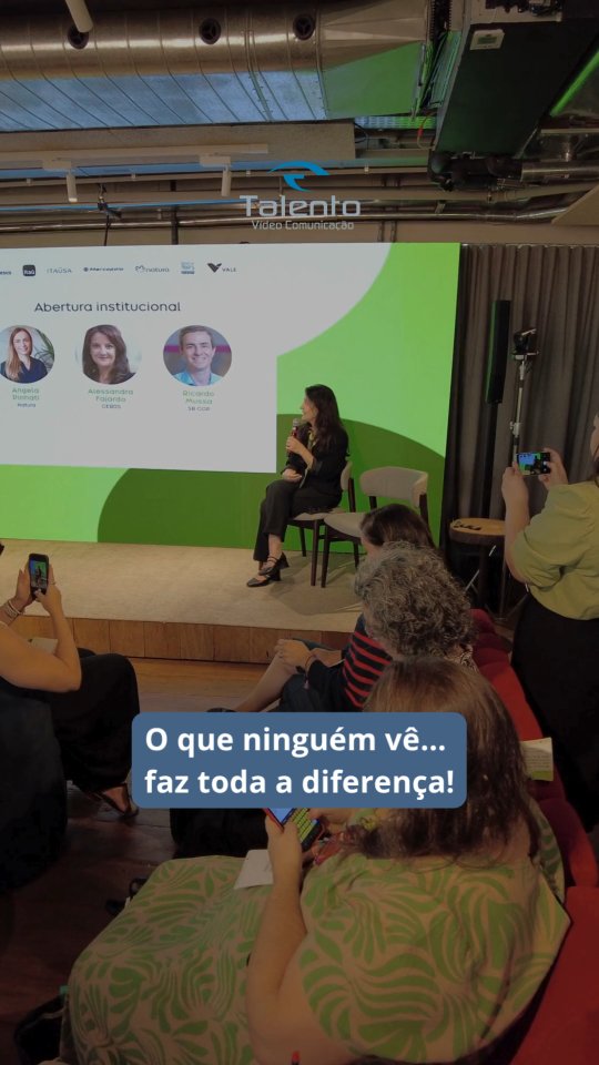 🎬 O que você vê no resultado final começa muito antes da gravação.
Nos bastidores, cada detalhe importa: planejamento, equipe alinhada, ajuste de luz, captação de áudio e direção estratégica para garantir um material de alto nível.
É aqui que a mágica acontece — com técnica, organização e um time preparado para entregar mais do que imagens: resultado.
📲 Quer levar esse nível de produção para o seu projeto? Fale com a Talento Vídeo.
#Bastidores #TalentoVideo #ProduçãoAudiovisual #MakingOf #AudiovisualProfissional