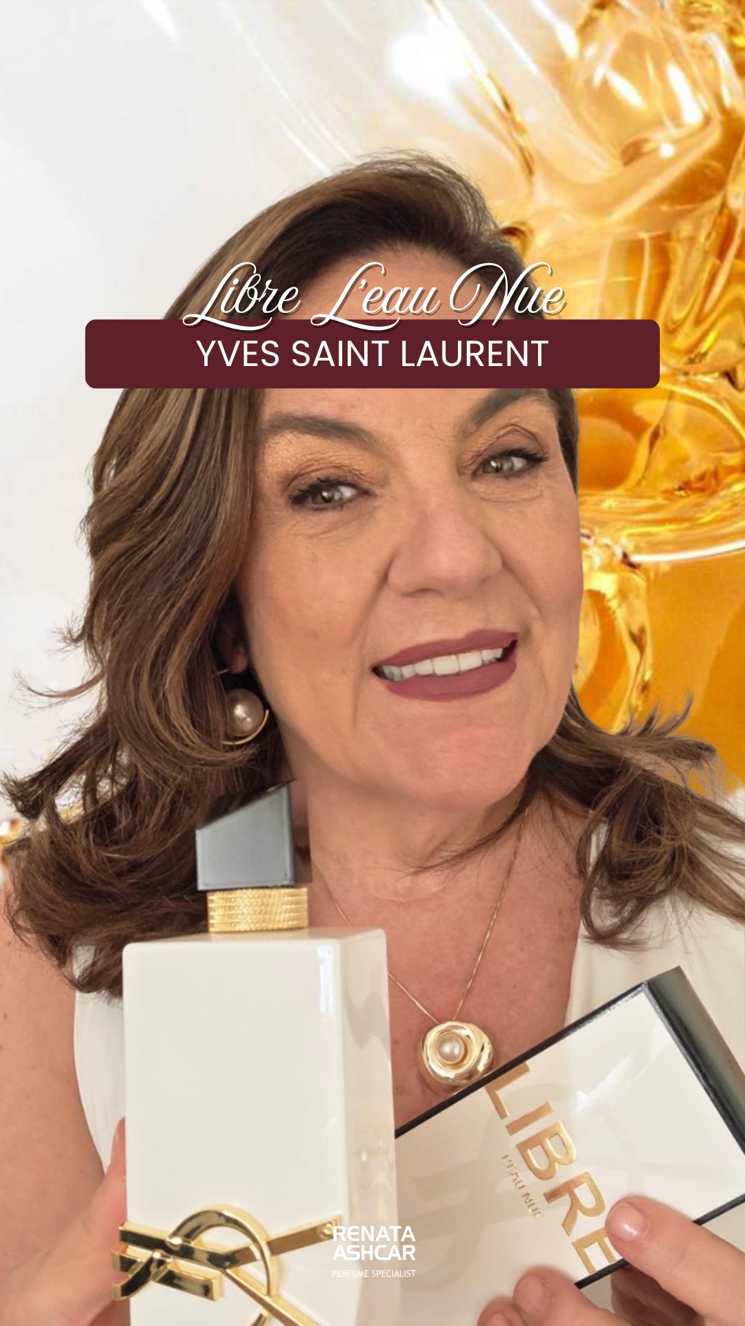 Libre L'Eau Nue
Yves Saint Laurent
✨ Libre é uma fragrância que já conquistou o coração de muita gente e agora chega com uma proposta ainda mais interessante.
💧 A fórmula é o grande diferencial: uma combinação de água e óleo que não só perfuma, mas também hidrata a pele. Isso muda o jogo, porque não é só cheiro, é sensorial, é experiência na pele.
🍊 Na fragrância, a saída cítrica e luminosa com bergamota que se funde com o óleo da flor de laranjeira encapsulada de forma única. mandarina.
Por fim a intensidade da lavanda trabalhada de forma majestosa! O DNA da marca! No coração, a lavanda aparece com força, trazendo aquele DNA clássico de Libre.
🌿 E aqui vai um ponto importante: você pode achar que é só mais um lançamento… mas a proposta sensorial e a textura mostram uma evolução clara na forma como a perfumaria está sendo pensada hoje.
💬 Agora quero saber de você: já testou essa novidade ou ainda está presa nas versões tradicionais?
@yslbeauty #libreleaunue #yslbeauty
#PerfumeDeLuxo #renataashcar #guiadeperfumes