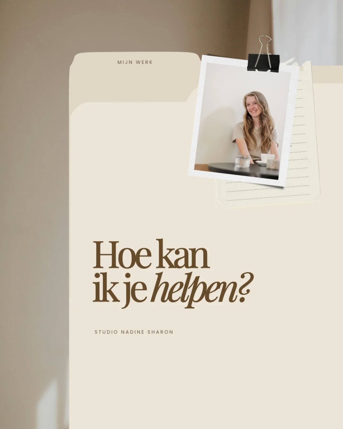 Als mensen mij vragen wat ik precies doe, merk ik dat het ontzettend lastig is om daar een kort antwoord op te geven.. Niet omdat het onduidelijk is, maar omdat het gewoon niet in één zin te vangen is!
🌱 Ja, het gaat om logo’s, maar dat is nog maar het begin! Het vak is zoveel breder dan dat, met eindeloos veel mogelijkheden. Je groeit zelf, je interesses veranderen constant, en dat zie je terug in je werk. Wat een grafisch ontwerper is, blijft daardoor continu in beweging. En juist dat maakt het zo leuk: geen dag, geen project en geen ontwerper is hetzelfde.
📌 Daarom heb ik het eens overzichtelijk voor je op een rij gezet. Dit zijn momenteel mijn specialismes.
Waar kan ik jou mee helpen? Ik denk graag met je mee!
#grafischontwerp #branding #huisstijlontwerp #creatiefondernemen #ontwerp