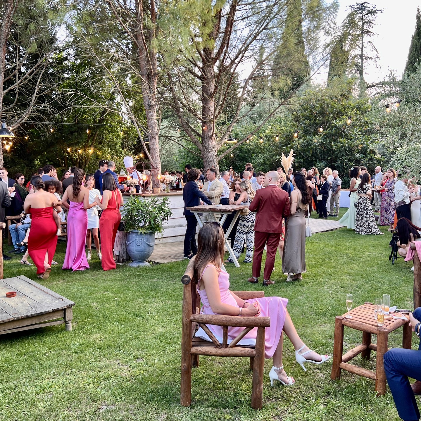 🌿 Quand l’authenticité provençale rencontre l’élégance d’un domaine d’exception.
#LieuDeMariage #MariageVaucluse #DomaineDeReception #WeddingVenueProvence #SouthOfFranceWedding