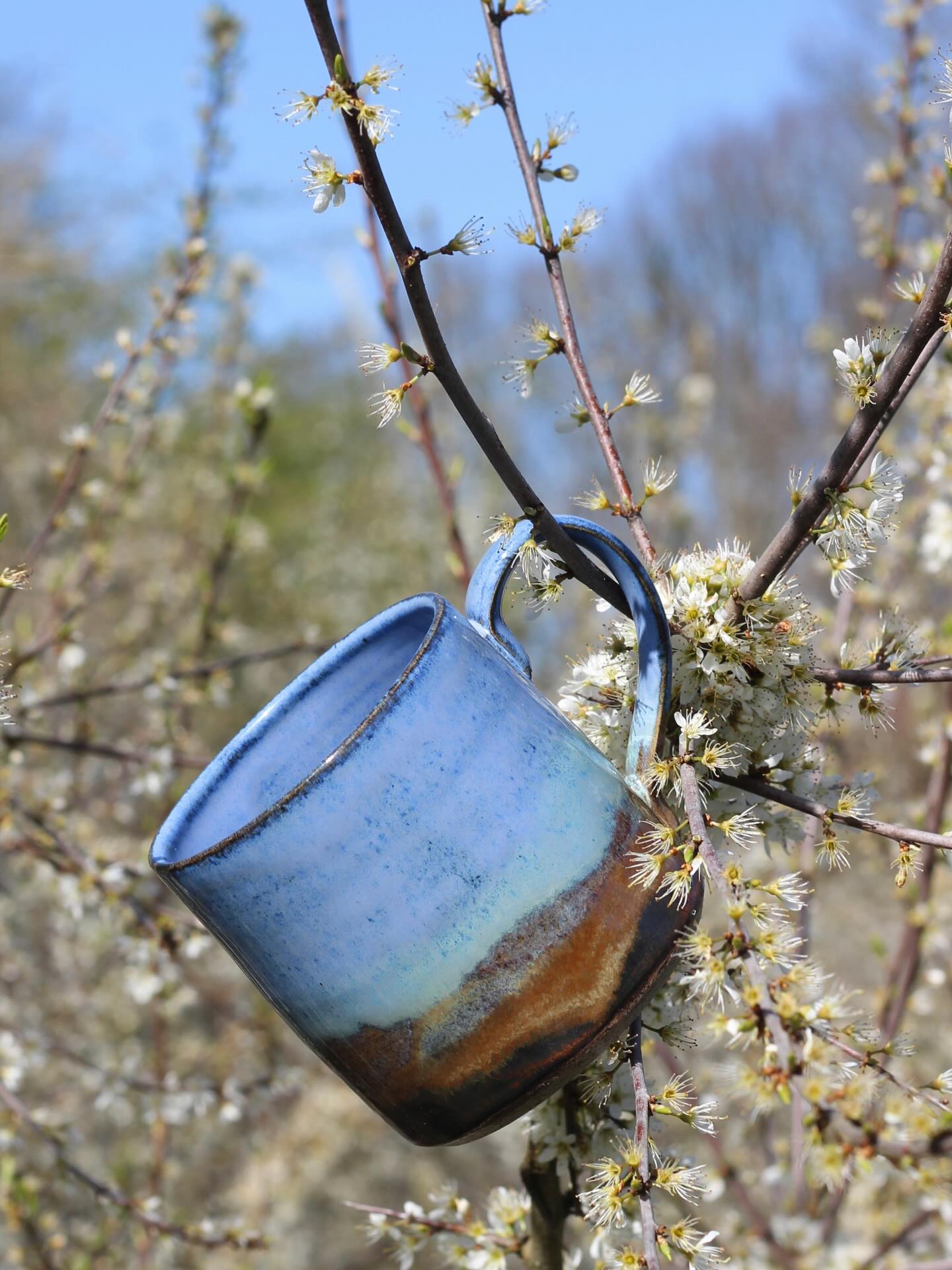 Here’s my spring mug - number 3 of a set of 4 surprise seasonal mugs. It feels slightly impossible that we are almost at the end of the seasonal mug subscription and I’m so grateful to all of you who’ve taken part. I had the froth of blossom in my mind when designing this one. The final instalment - summer - is available via my webshop #jenmakespots #springmug #bristolpotter