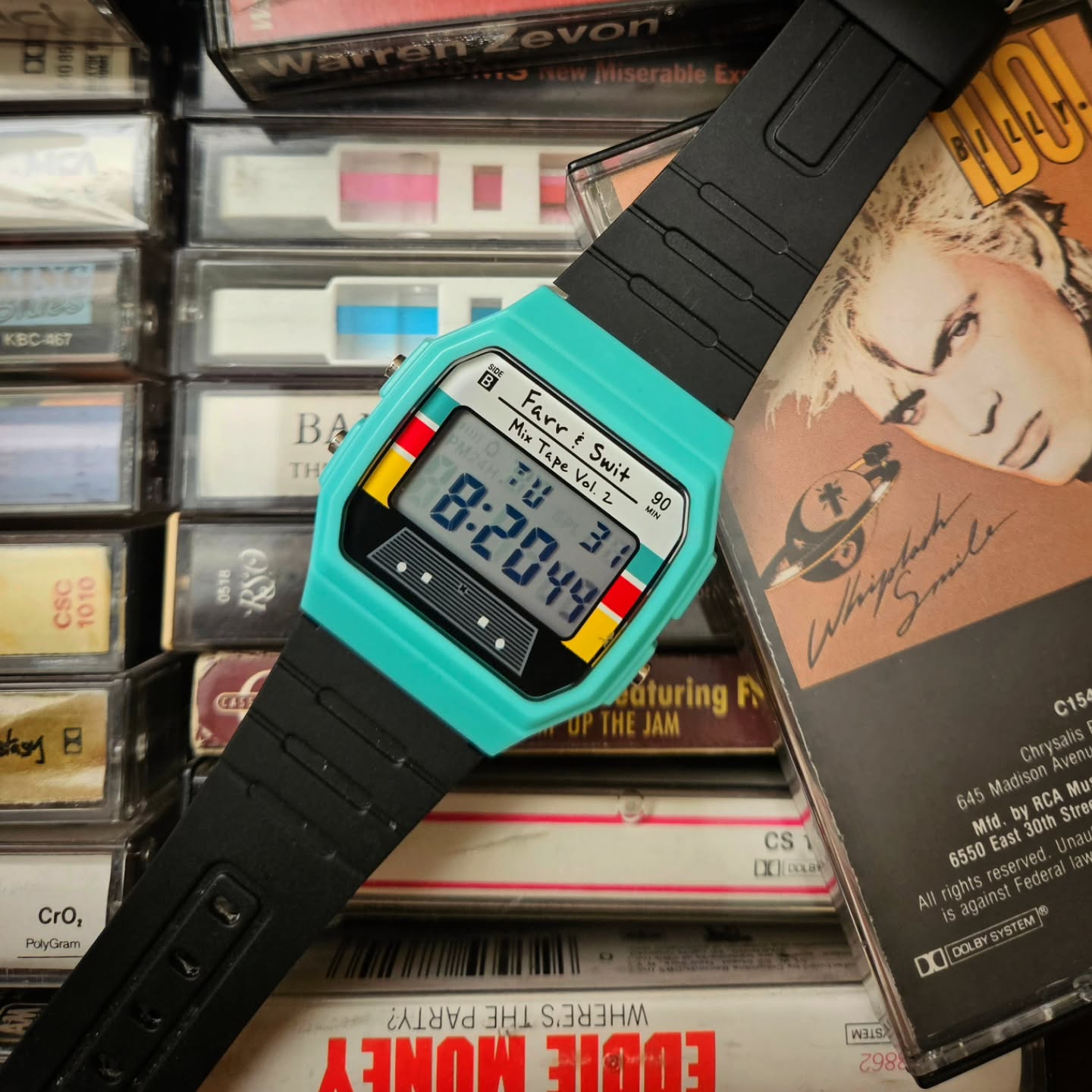 The Mix Tape XL is right at home in this set up.
Credit to my brother in law for the cassette collection and audio hi fi set up.
Love this Retro music equipment.
We have the @minutesandhourswatches Chicago Watch show coming up April 11 and 12. Mark your calendars and hope to see you there.
#retrostyle #vintage #watchfam #watch #chicago