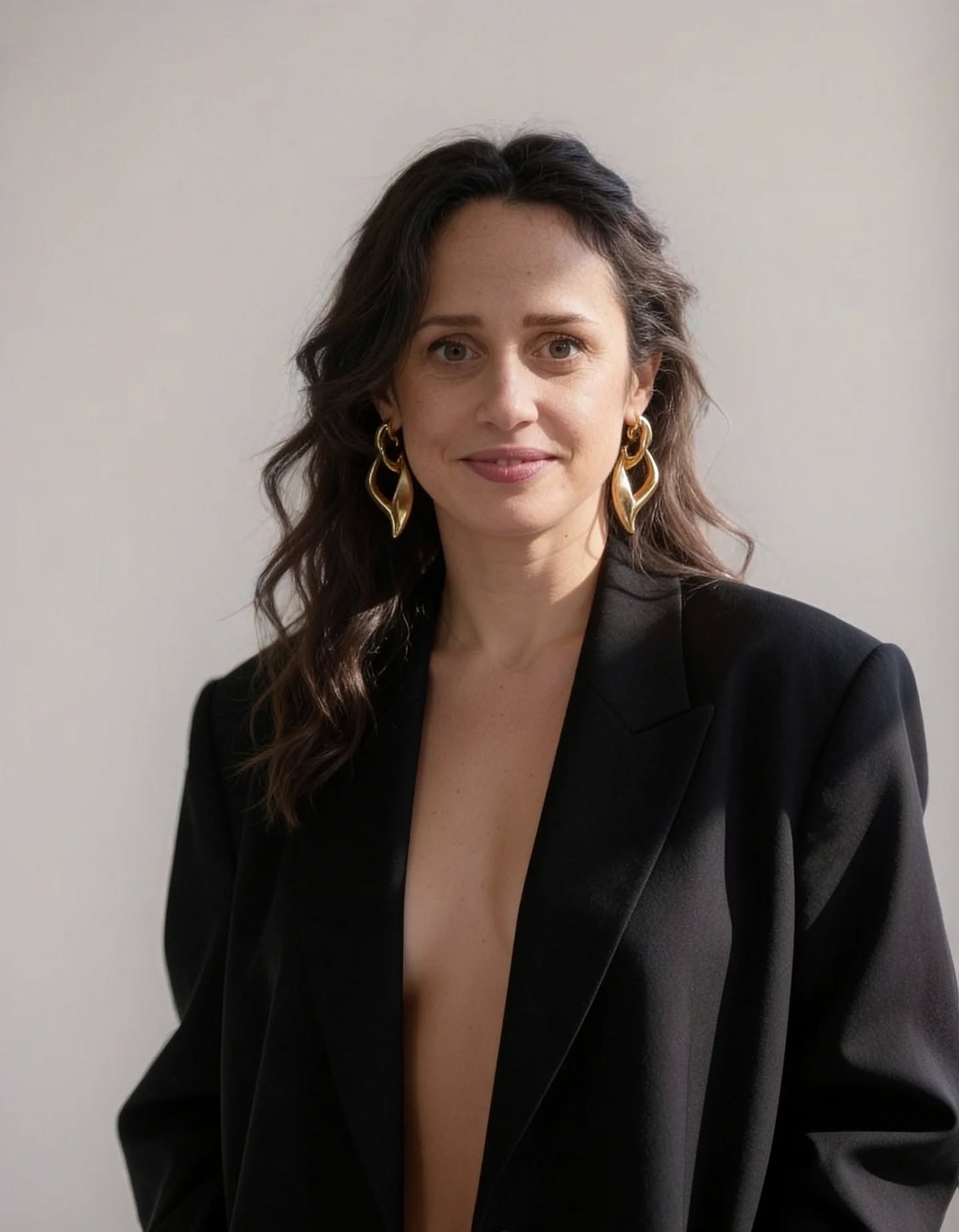 A special day. My birthday.
And, for once, a personal note.
This past year asked for a lot.
Change, investment, unwavering commitment, and unlearning that reaches deep. Long stretches of reflection, recalibration, and quiet persistence.
Not everything unfolded as imagined.
But there were meaningful reminders that the work holds value through recognition I could once only hope for, and assignments that brought fresh perspectives.
There were new forms of support, too.
Communities like Pollinator and Women Founders & Makers brought perspective, exchange, and alignment at the right moment.
Somewhere along the way, something became clearer: I am building what was once my wildest dream.
And, more than ever, I am learning to trust my own way of building it.
I definitely do not have all the answers yet. And I never will. But I feel closer than ever to what matters.
•
#MINIMUC
#ArchitectureStudio
#FounderNote
#ContemporaryArchitecture
#TheWorkContinues