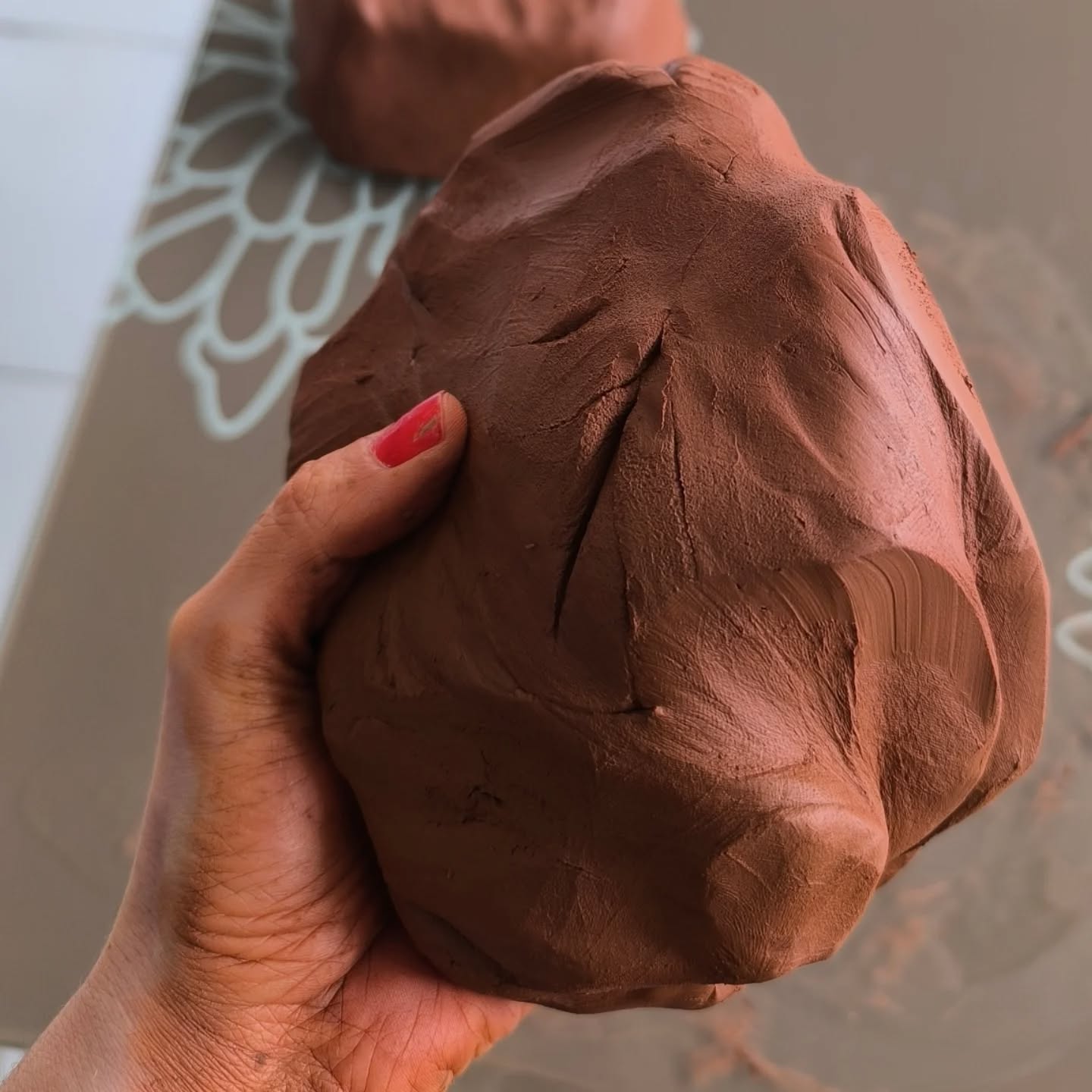 .
Hep anlatacak..
Toprak kollektif hafızadan bireysel bilince
Bakalım ne fısıldayacak bu defa