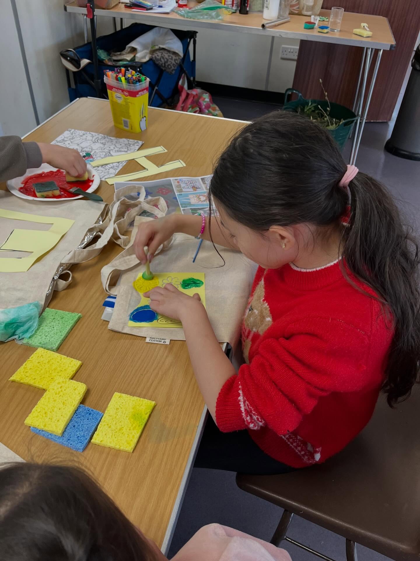 Unleashing our creativity by making our very own tote bags!