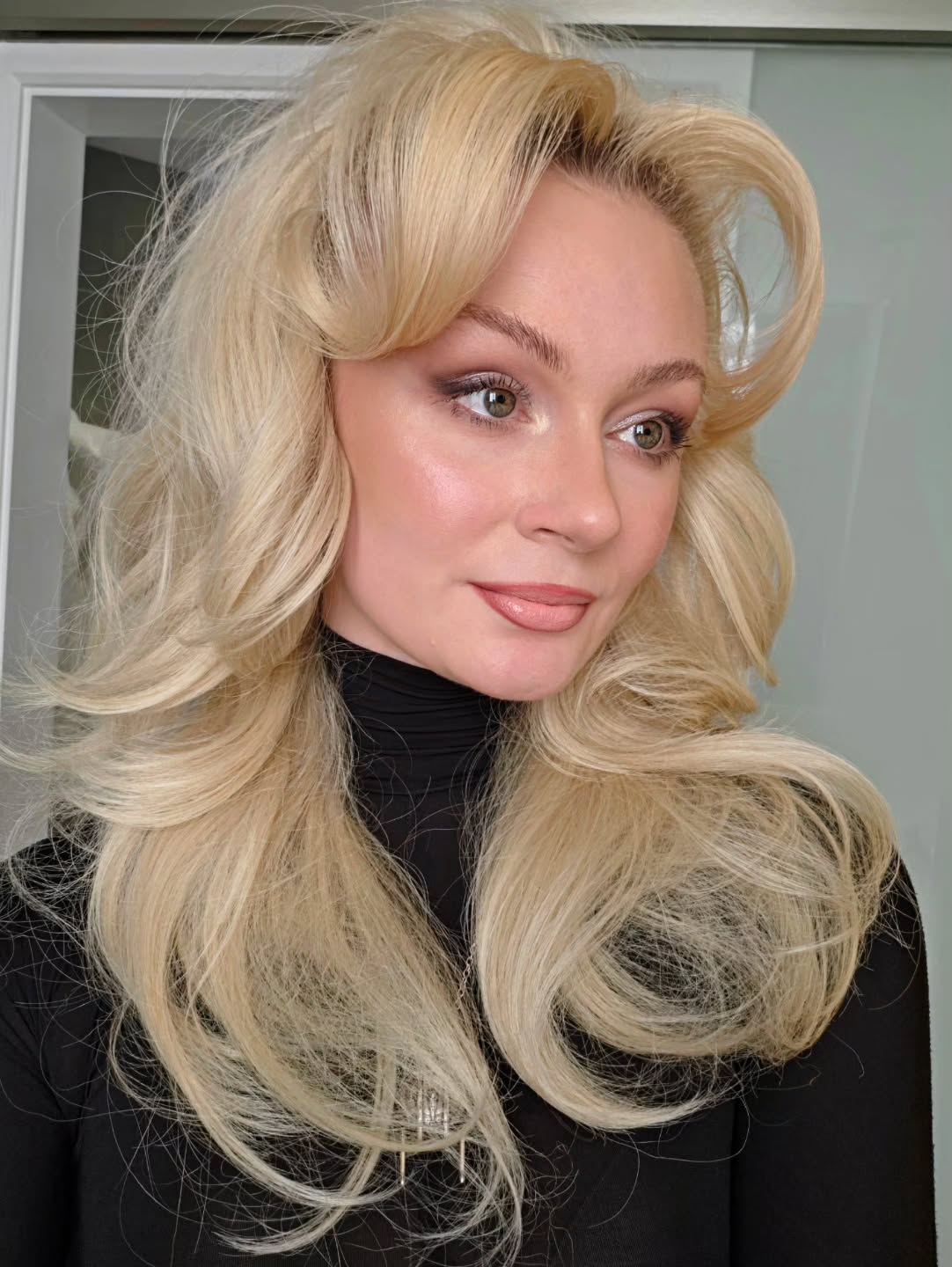 It's been a while since I posted a selfie, but when glam...
Last nights was so much fun at the Start Trek 60 event 😍
#startrek #trekkie #selfie