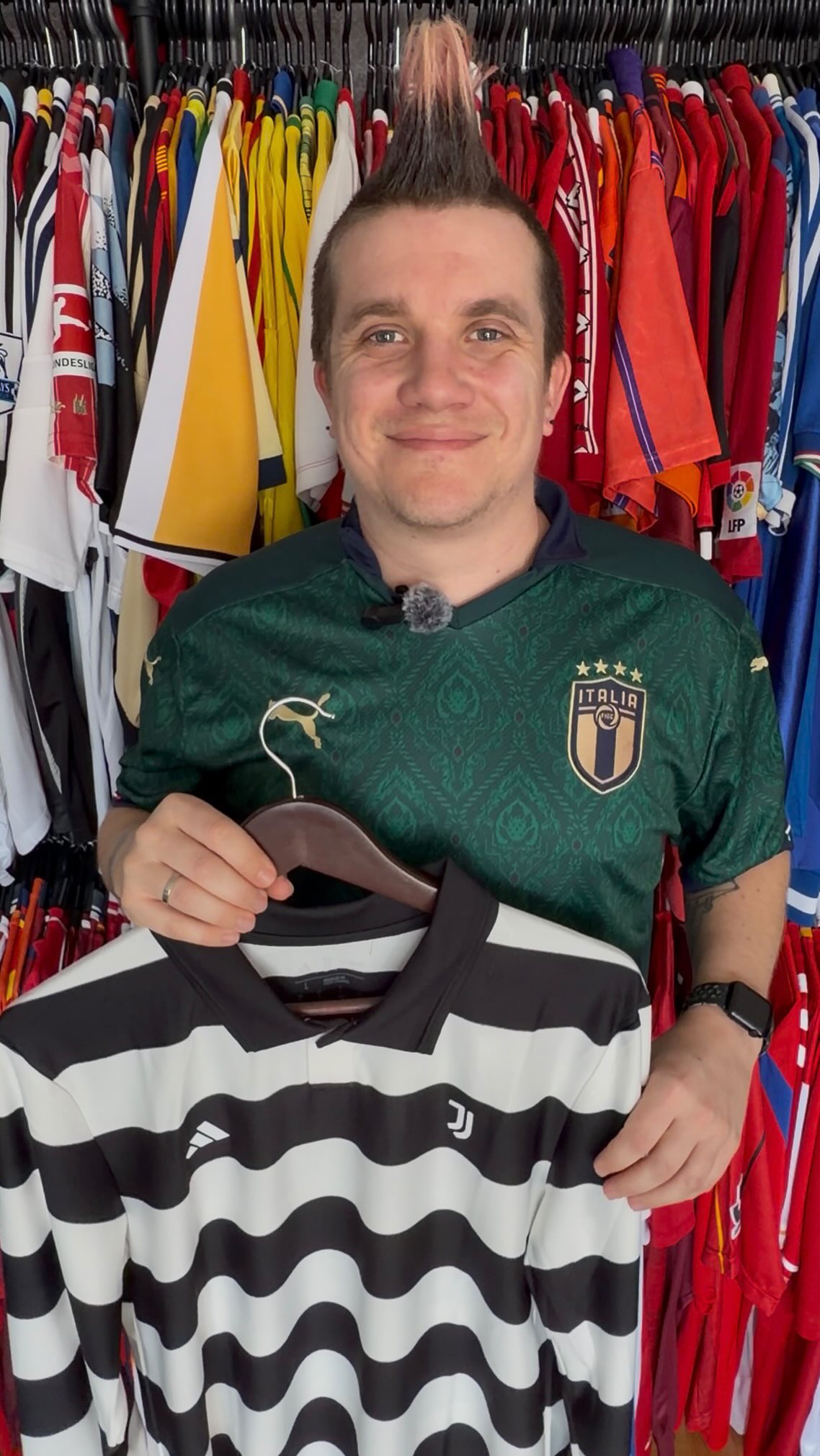 Review of Juventus 2025/26 Fourth shirt by @adidasfootball
I love and Hate this jersey.. I love the design and feel of the fabric.. the rest needs some work
My honest unsponsored review
Design ⭐️⭐️⭐️
Fabric ⭐️⭐️⭐️⭐️
Quality ⭐️⭐️
Price ⭐️
Overall ⭐️⭐️/⭐️
What’s your thoughts?
#juve #collaboration #football #calcio #jersey
