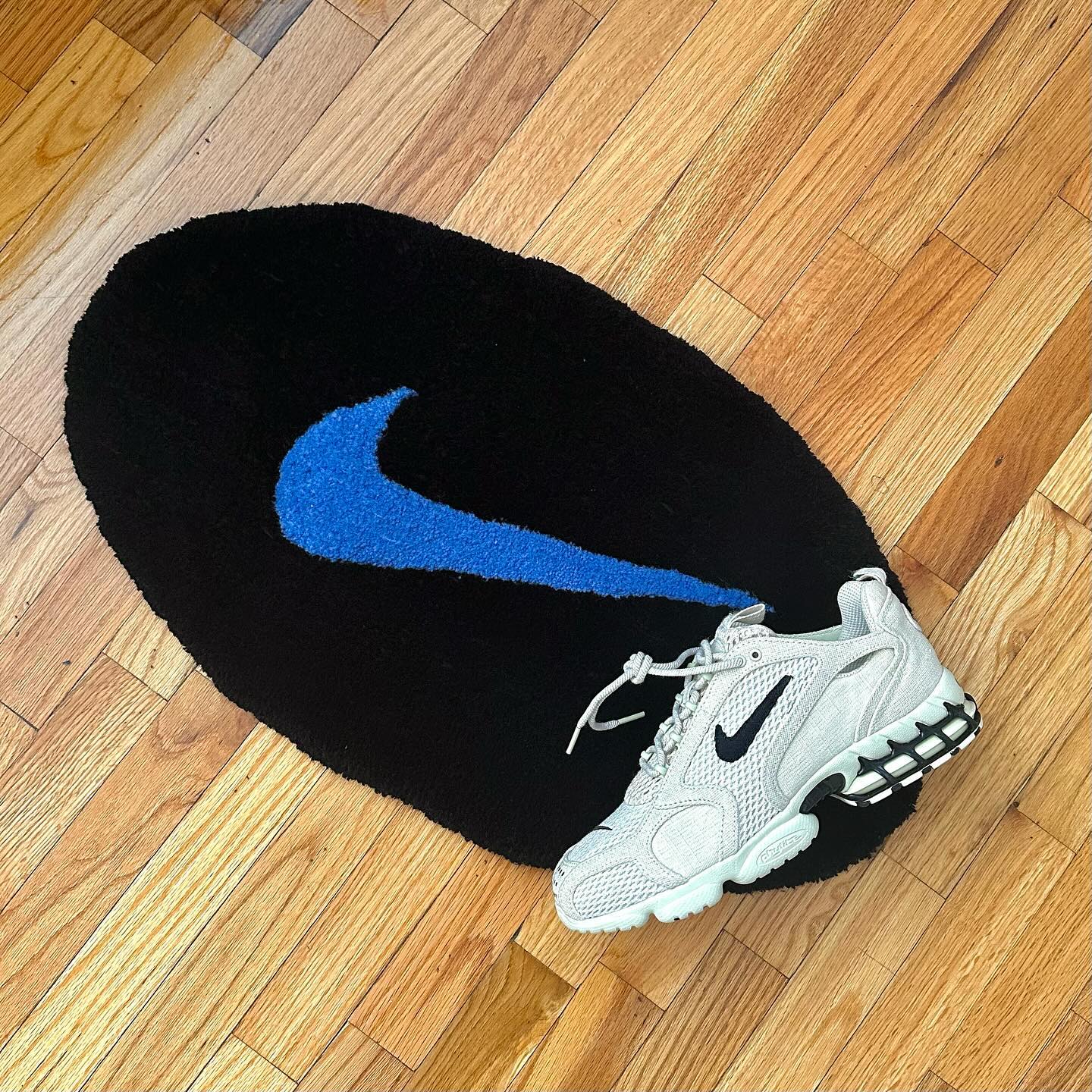CUSTOM NIKE SWOOSH OVAL RUG
(2.5ft. x 2ft.)
•
•
#NR4
•
•
#rugs #tuft #nike #swoosh #sneakerhead #handmade #floordecor