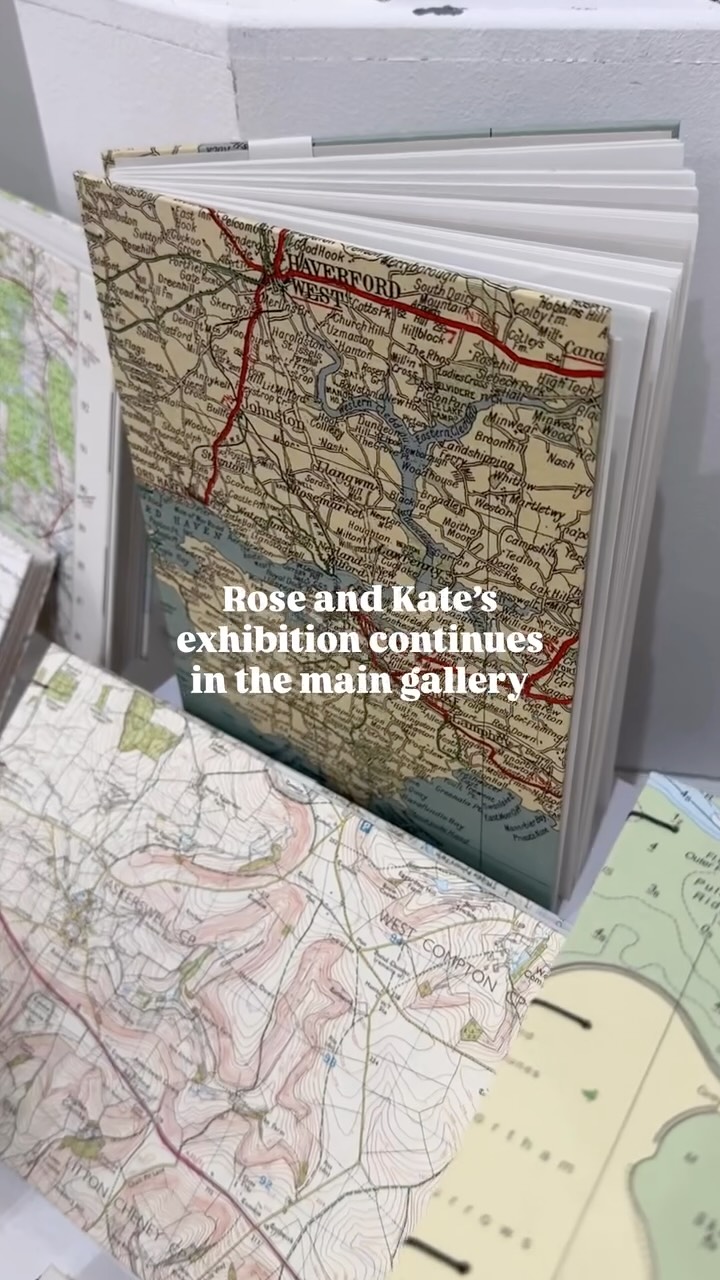The long weekend is upon us! And for your browsing (and shopping) pleasure our mill buildings are chock full of gorgeous artworks, jewellery, cards, pottery and textiles from our resident makers.
In our pop up space you’ll find Mary Quinlan who creates collage prints and textured oil paintings.
In the main gallery @rosehatcherartist and @kate.alexander.artist popular exhibition continues with their handcrafted work including silk fibre art, fused glass, jewellery and beautifully hand stitched notebooks.
Easter opening:
Good Friday 10am - 5pm
Easter Saturday 10am - 5pm
Easter Sunday 11am - 4pm
Easter Monday CLOSED
Look forward to seeing you - let’s hope the sun shines for us!
#walfordmillcrafts #wimborne #walfordmill