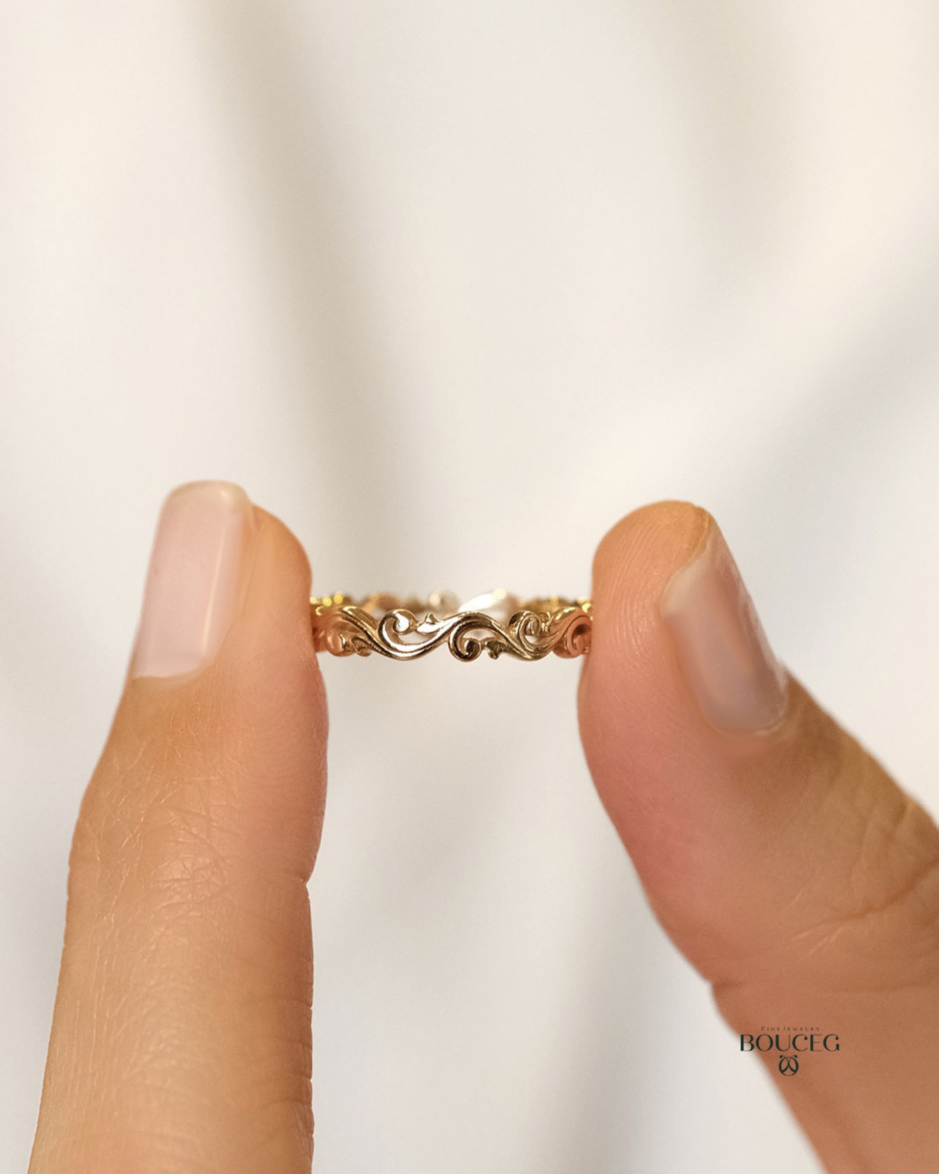 Lillian; özgün formu ve ince işçiliğiyle dikkat çeken, markamıza ait patentli bir tasarımdır.
Abartıdan uzak, karakteri olan bir parça arayanlar için.
Günlük kullanımda da, özel anlarda da kendini hissettiren bir duruş sunar.
Web sitemizden keşfedebilir ya da Bursa showroom’umuza gelerek Lillian’ı yakından deneyimleyebilirsiniz.
DM üzerinden bizimle iletişime geçebilirsiniz.