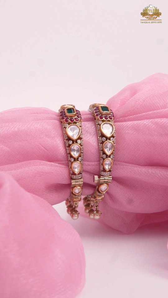 Add the perfect sparkle to your look with **beautiful bangles from Tangilal Jewellers** ✨
Because every outfit deserves a touch of elegance and tradition.
**Visit Tangilal Jewellers today and find the bangles that complete your style.**
.
.
📍LOCATION : Opposite K.K hospital, Rajendra Nagar, Bareilly
📞CONTACT : 09557388367
🌐SOCIAL MEDIA MANAGEMENT : @beezee_worrks
.
.
.
.
#TangilalJewellers #BanglesCollection #JewelleryLove #BareillyShopping #TraditionalElegance ShopNow BangleLove TimelessStyle